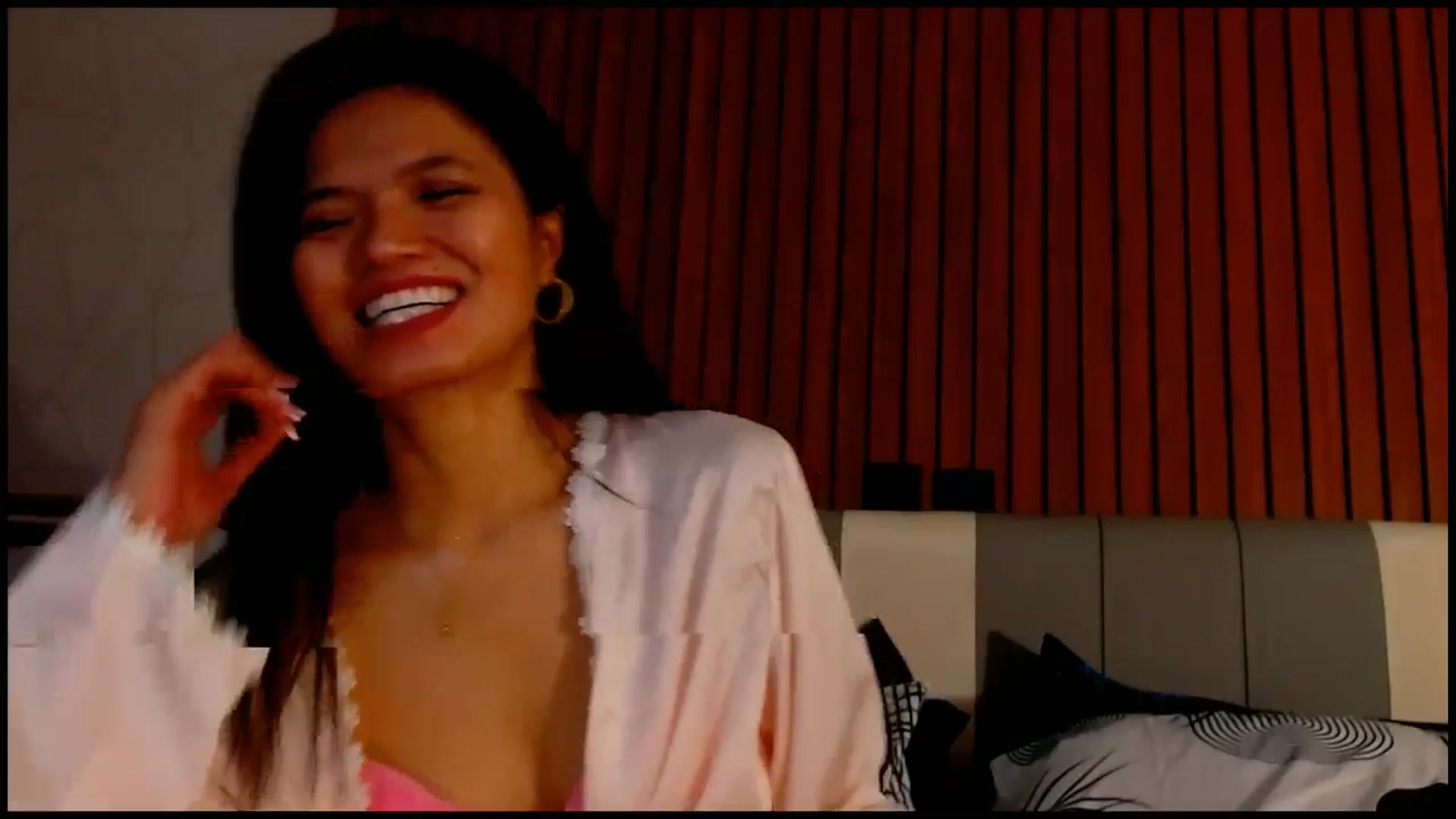 Gallery image thumbnail from SweetOne_4u's myfreecams stream on, 11/18/2025, 02:22 image 13 of 20