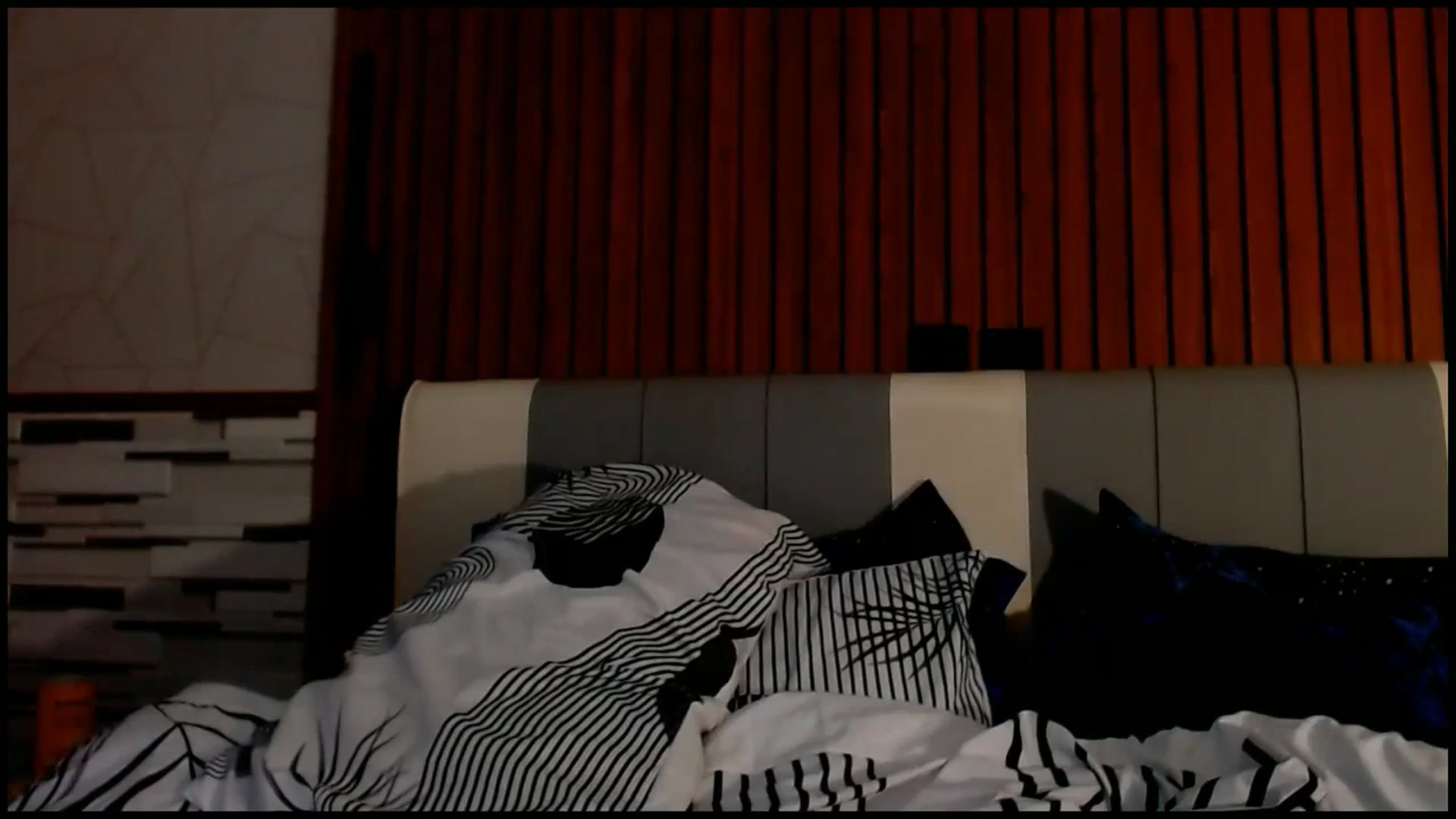 Gallery image thumbnail from SweetOne_4u's myfreecams stream on, 11/18/2025, 04:27 image 7 of 20