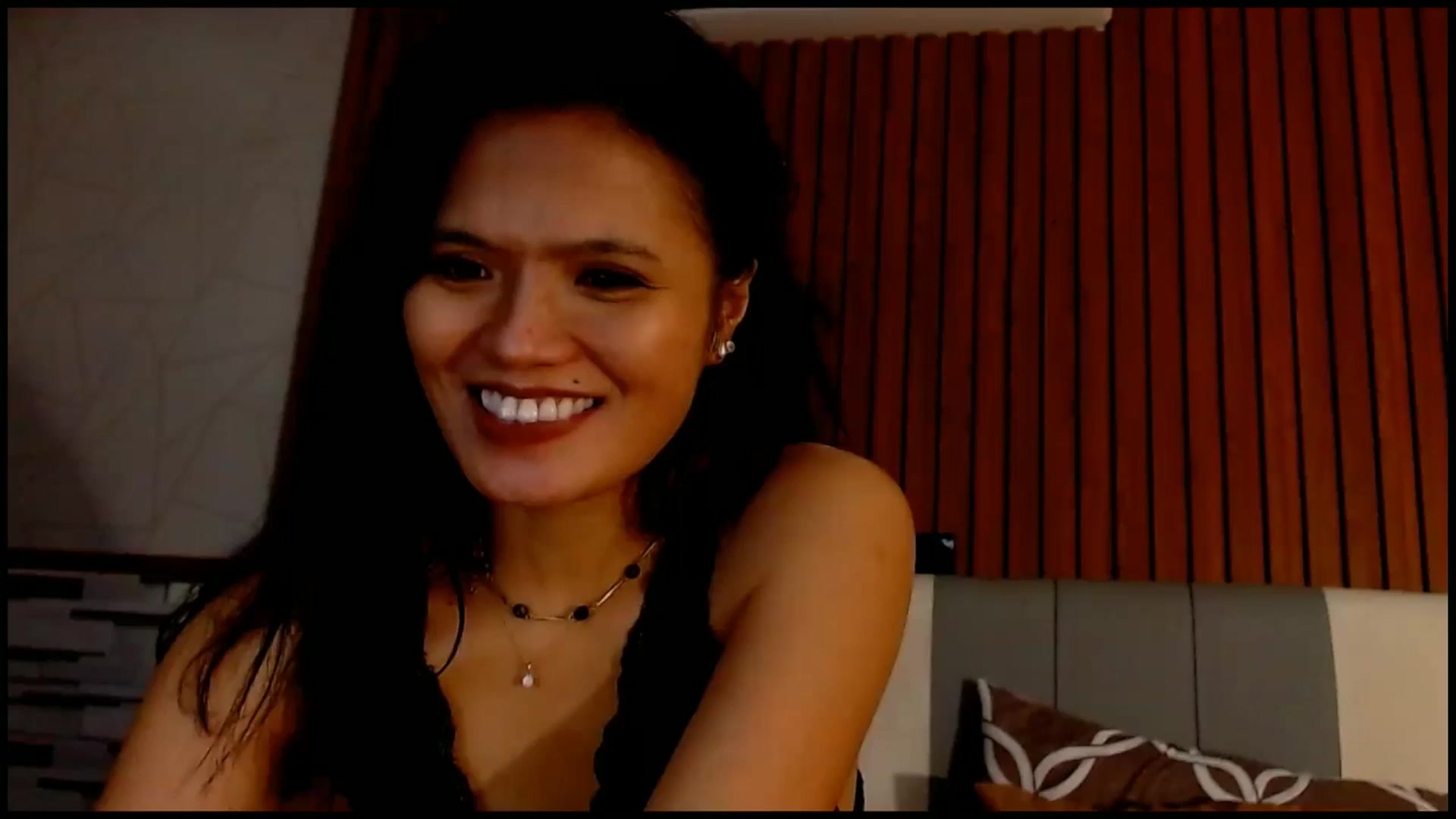 Gallery image thumbnail from SweetOne_4u's myfreecams stream on, 12/06/2025, 03:43 image 3 of 20