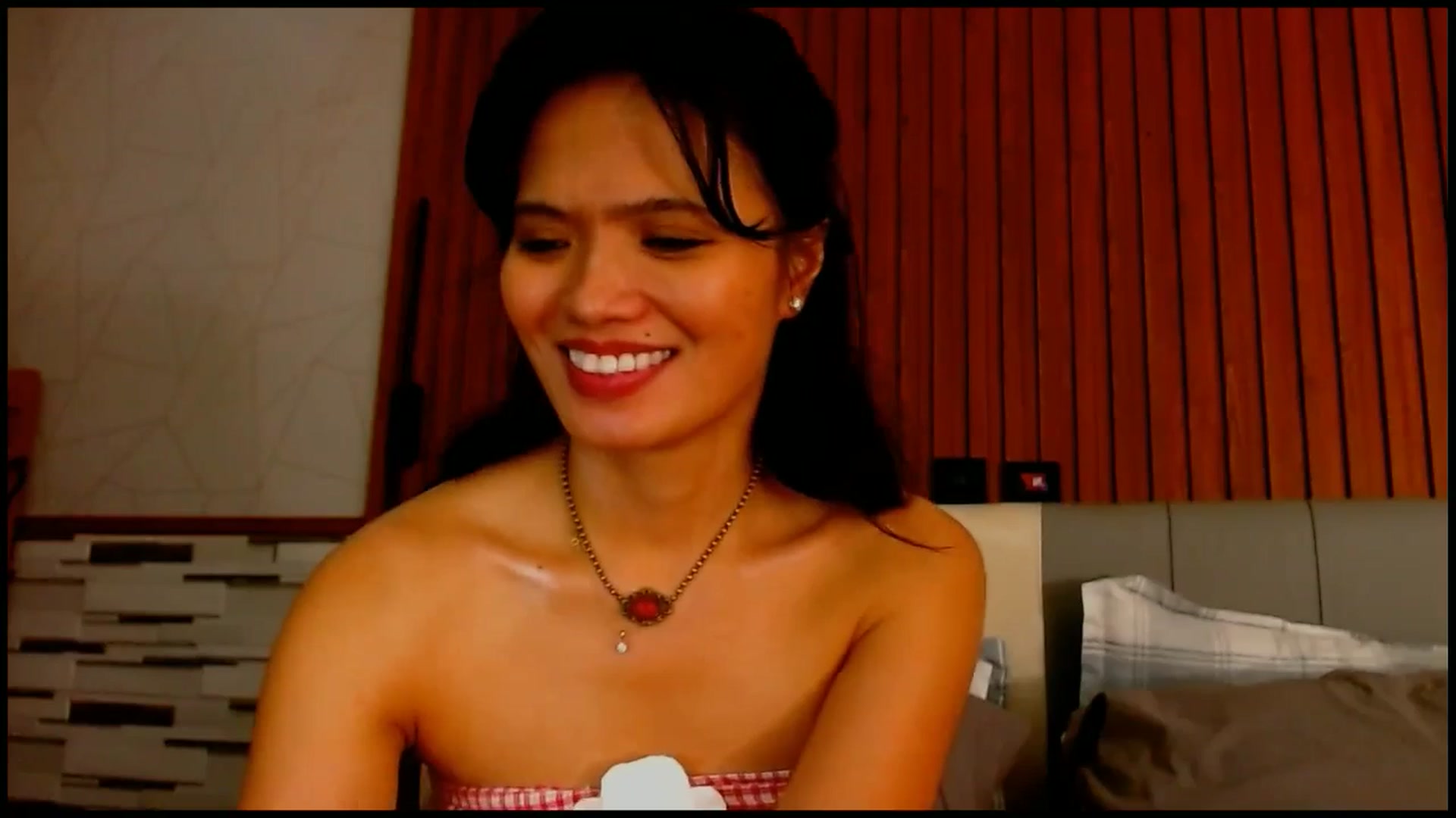 Gallery image thumbnail from SweetOne_4u's myfreecams stream on, 12/17/2025, 04:29 image 5 of 20