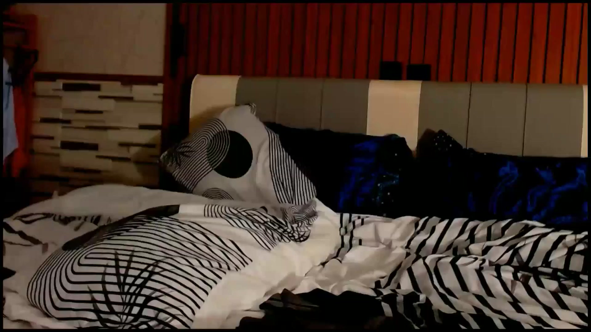 Gallery image thumbnail from SweetOne_4u's myfreecams stream on, 12/27/2025, 04:11 image 9 of 20