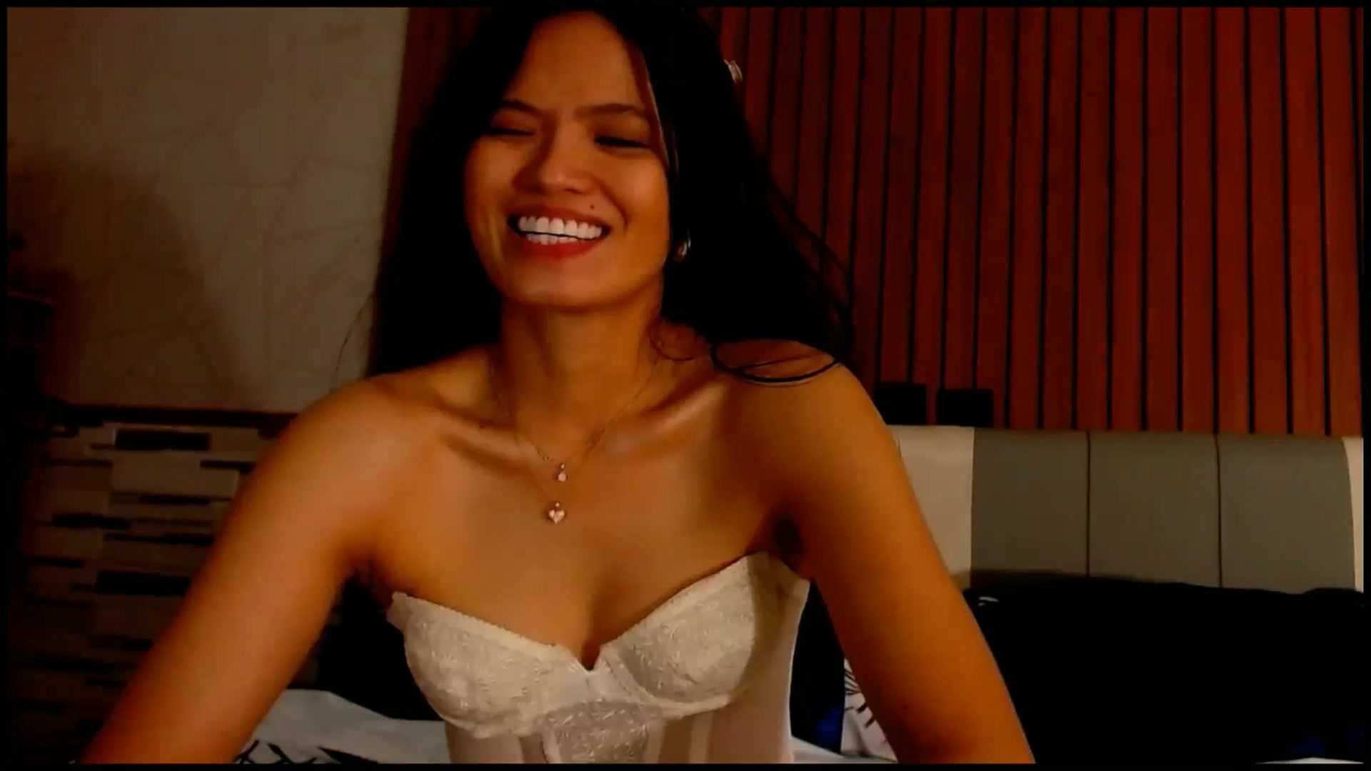 Gallery image thumbnail from SweetOne_4u's myfreecams stream on, 01/12/2026, 04:19 image 3 of 20