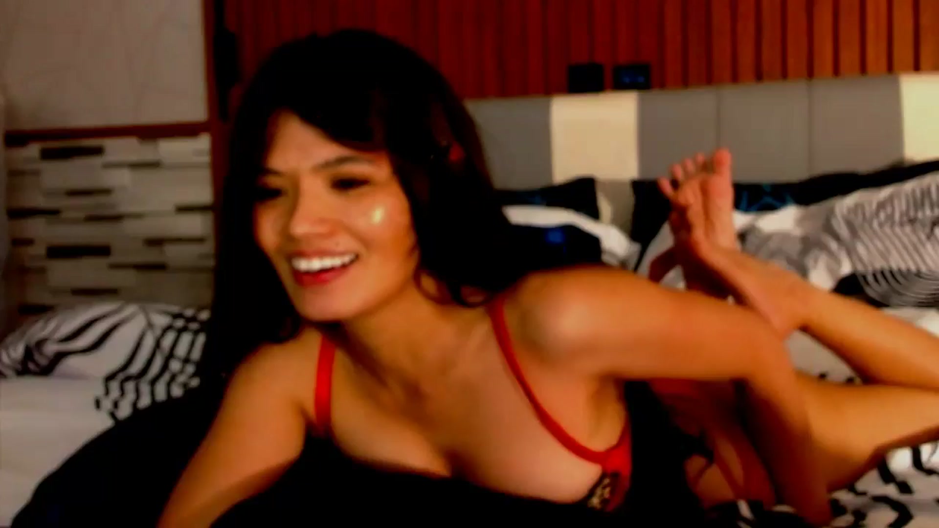 Gallery image thumbnail from SweetOne_4u's myfreecams stream on, 02/14/2026, 03:45 image 13 of 20