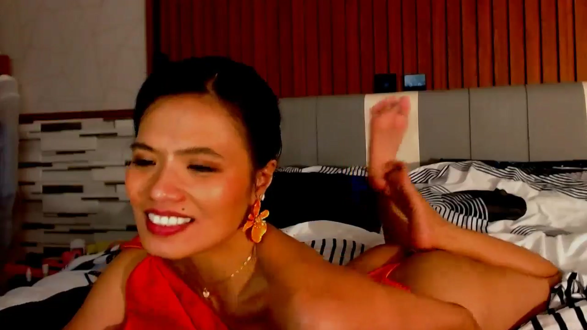 Gallery image thumbnail from SweetOne_4u's myfreecams stream on, 02/26/2026, 03:14 image 5 of 20