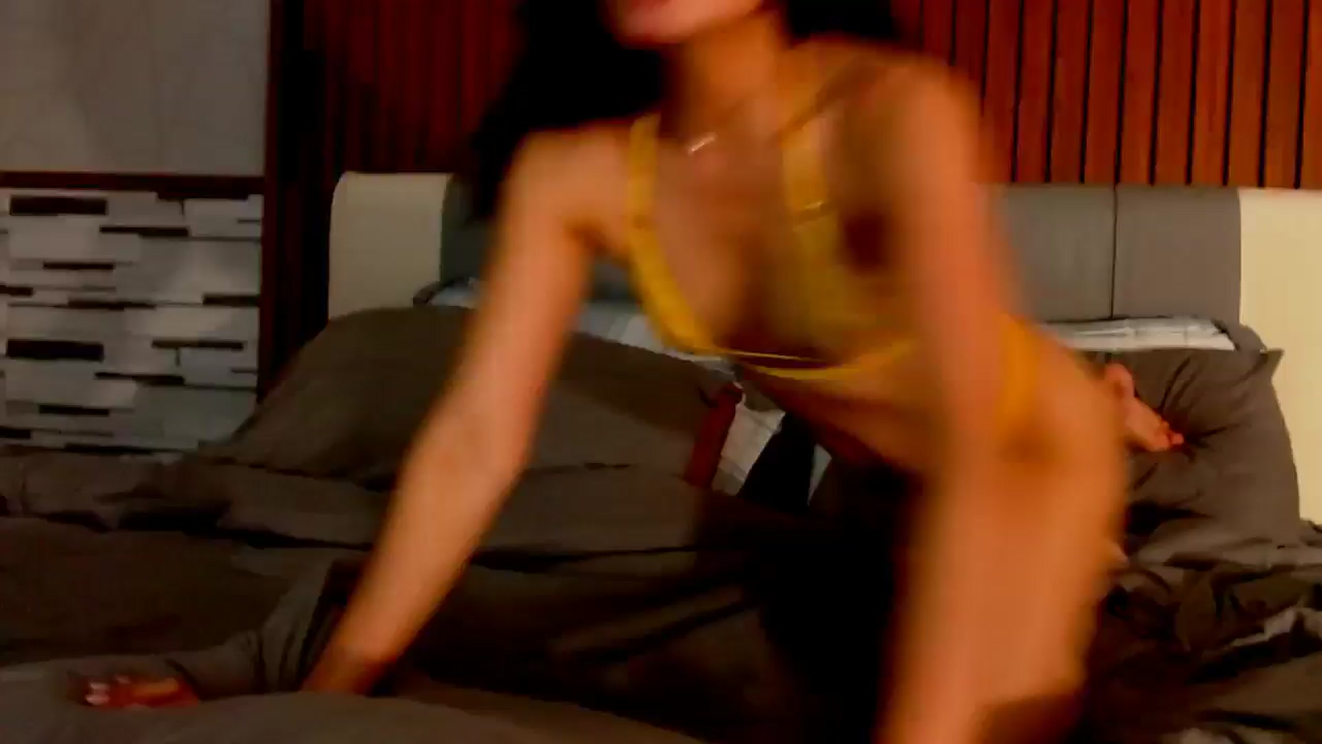 Gallery image thumbnail from SweetOne_4u's myfreecams stream on, 03/25/2026, 03:28 image 18 of 20