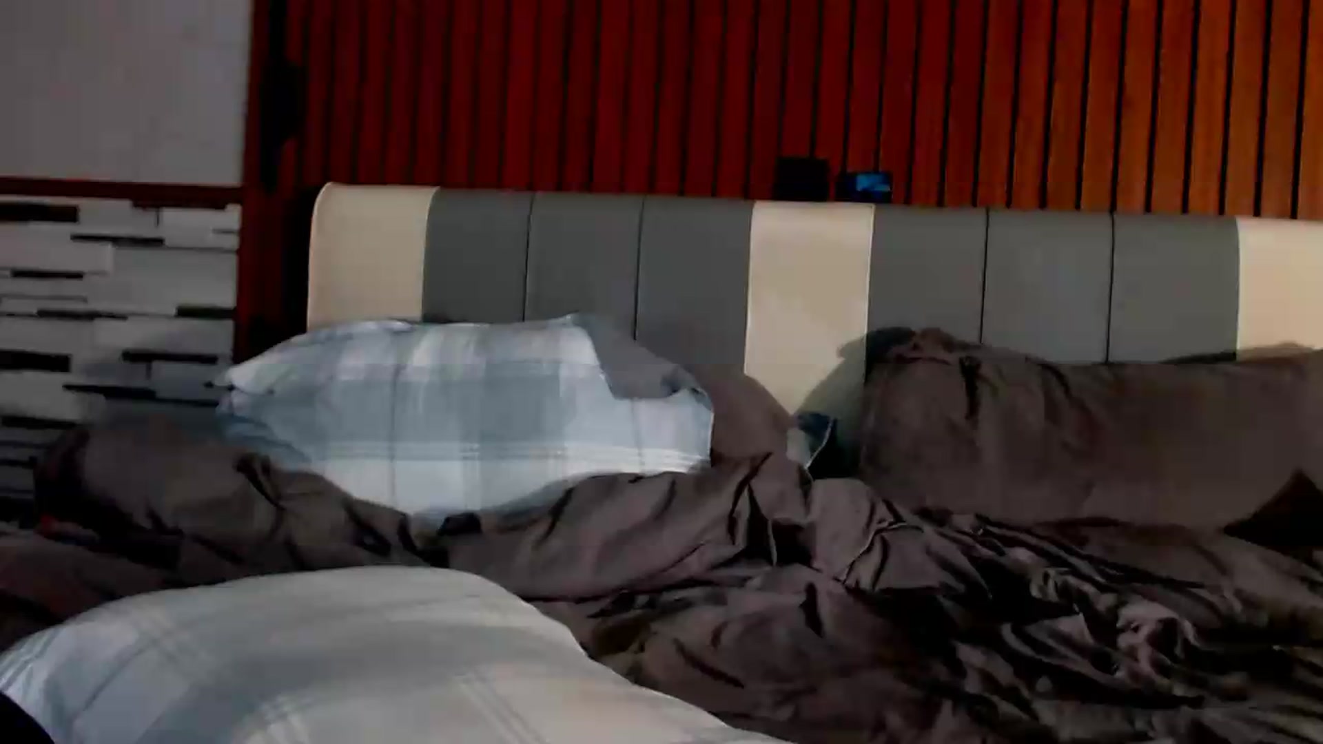 Gallery image thumbnail from SweetOne_4u's myfreecams stream on, 07/10/2026, 02:59 image 12 of 20