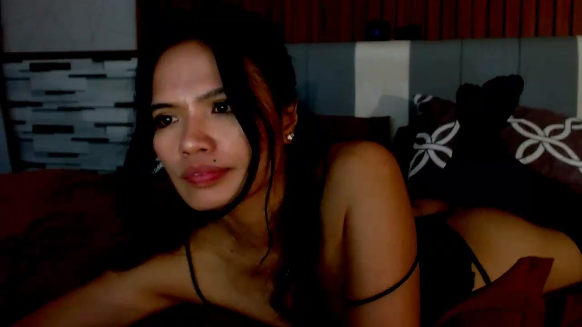 Gallery image thumbnail from SweetOne_4u's myfreecams stream on, 08/21/2026, 02:41 image 19 of 20