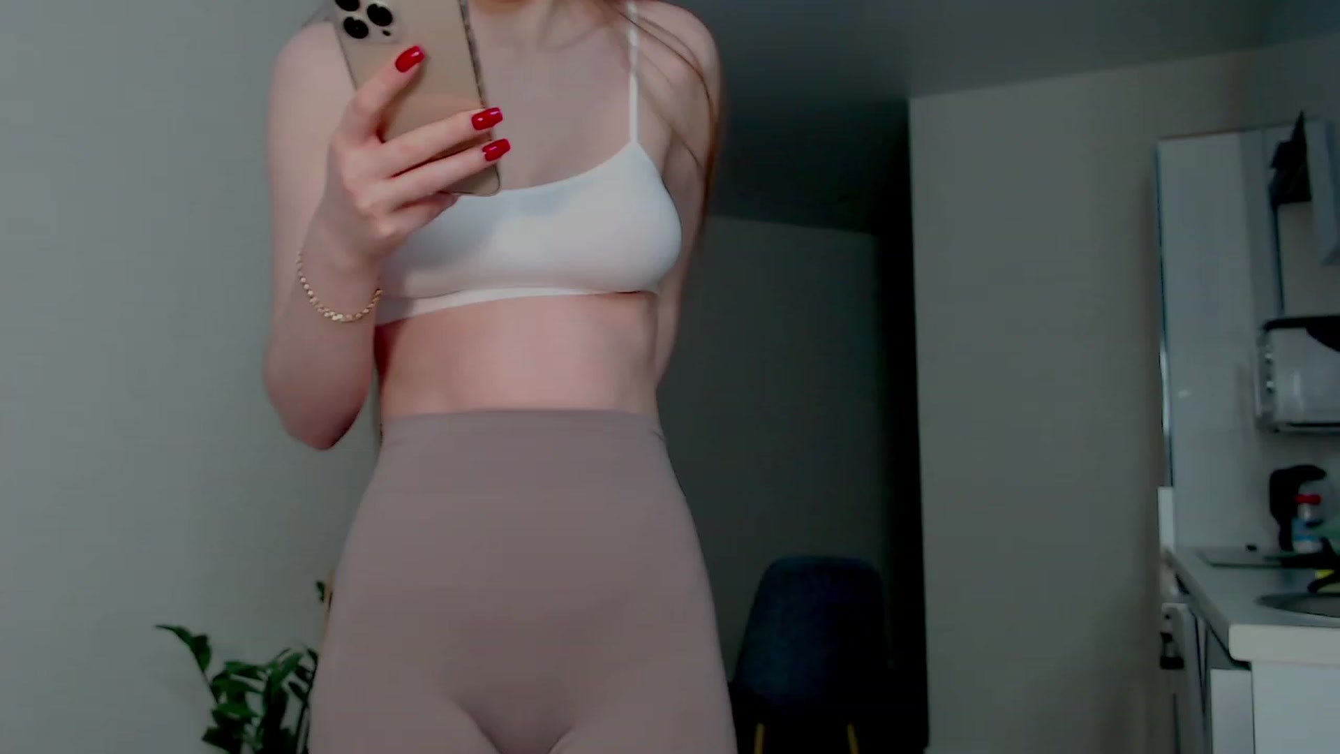 Gallery image thumbnail from SweetPulse's myfreecams stream on, 12/18/2022, 21:07 image 4 of 20