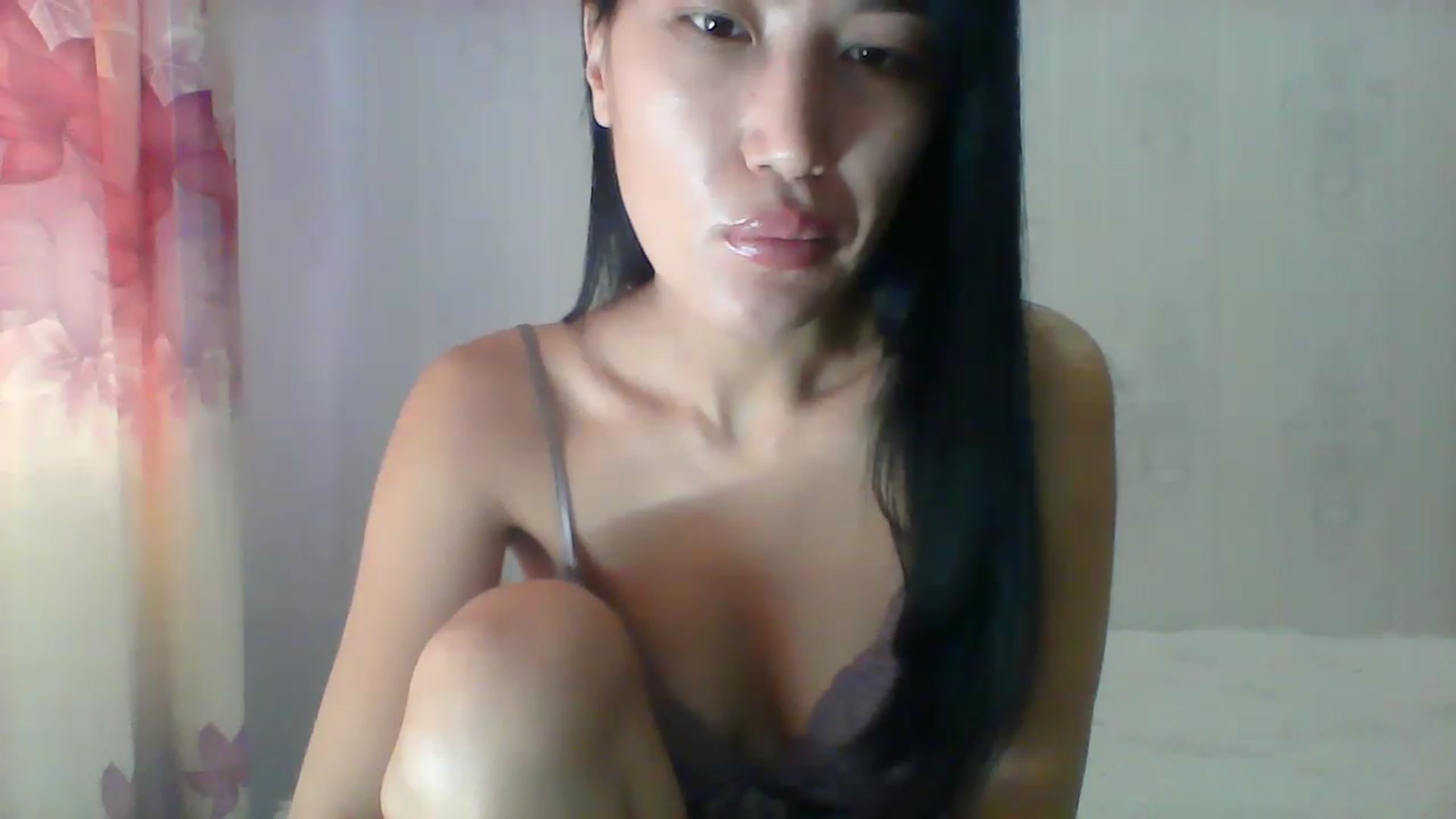 Gallery image thumbnail from SweetRo0mance's myfreecams stream on, 12/08/2022, 05:14 image 10 of 20