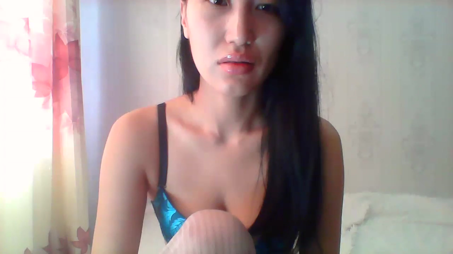 Gallery image thumbnail from SweetRo0mance's myfreecams stream on, 01/05/2023, 05:50 image 2 of 20