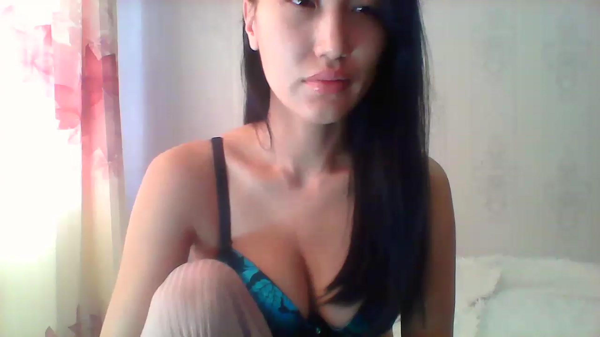 Gallery image thumbnail from SweetRo0mance's myfreecams stream on, 01/05/2023, 05:50 image 11 of 20