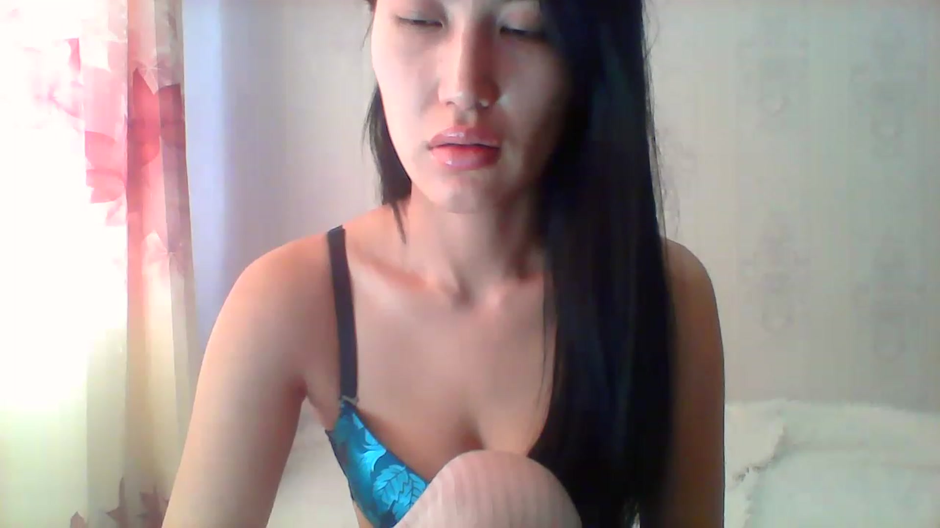 Gallery image thumbnail from SweetRo0mance's myfreecams stream on, 01/05/2023, 05:50 image 9 of 20