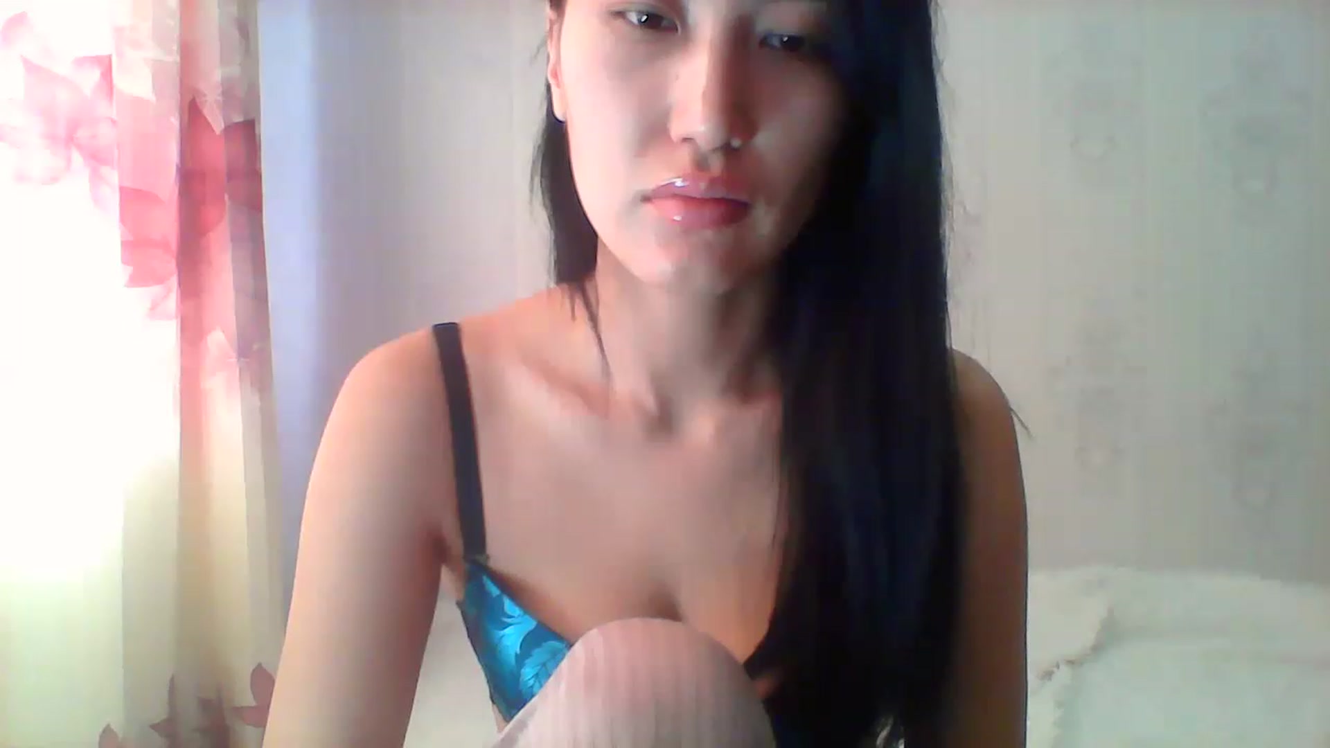 Gallery image thumbnail from SweetRo0mance's myfreecams stream on, 01/05/2023, 05:50 image 15 of 20
