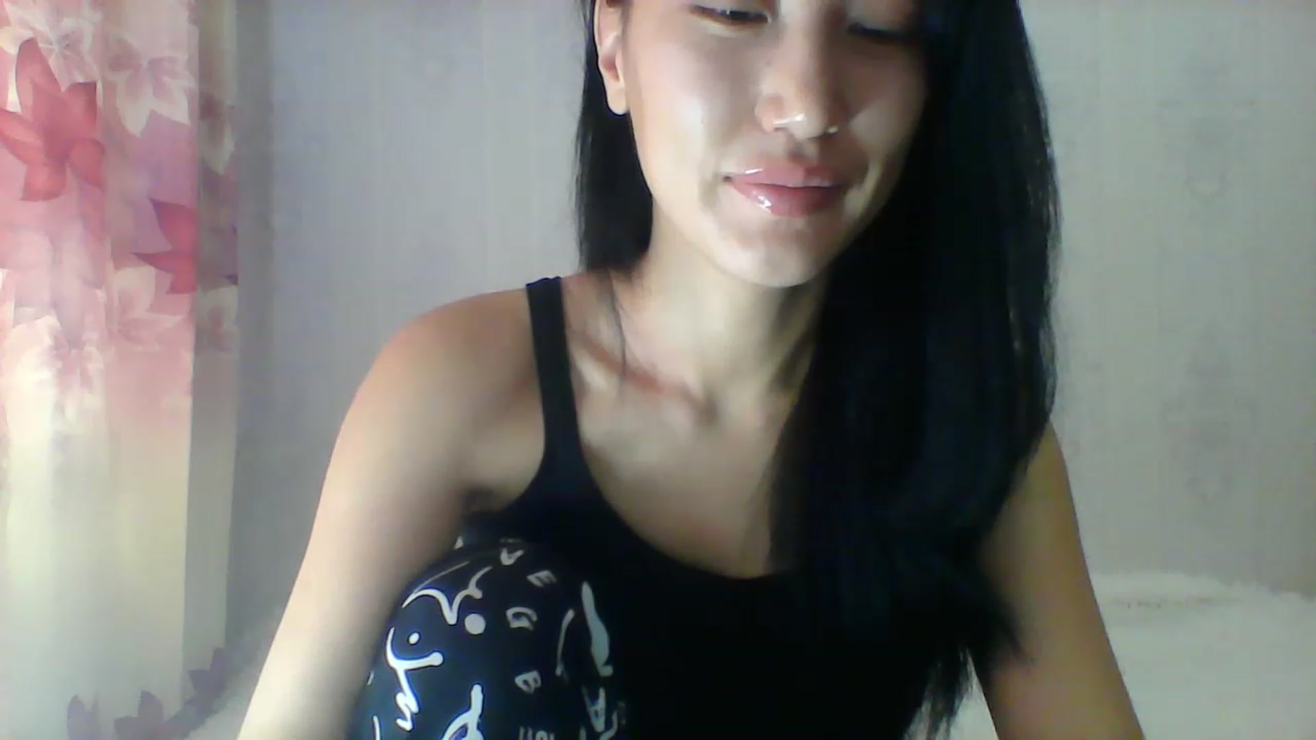 Gallery image thumbnail from SweetRo0mance's myfreecams stream on, 05/22/2023, 05:20 image 6 of 20