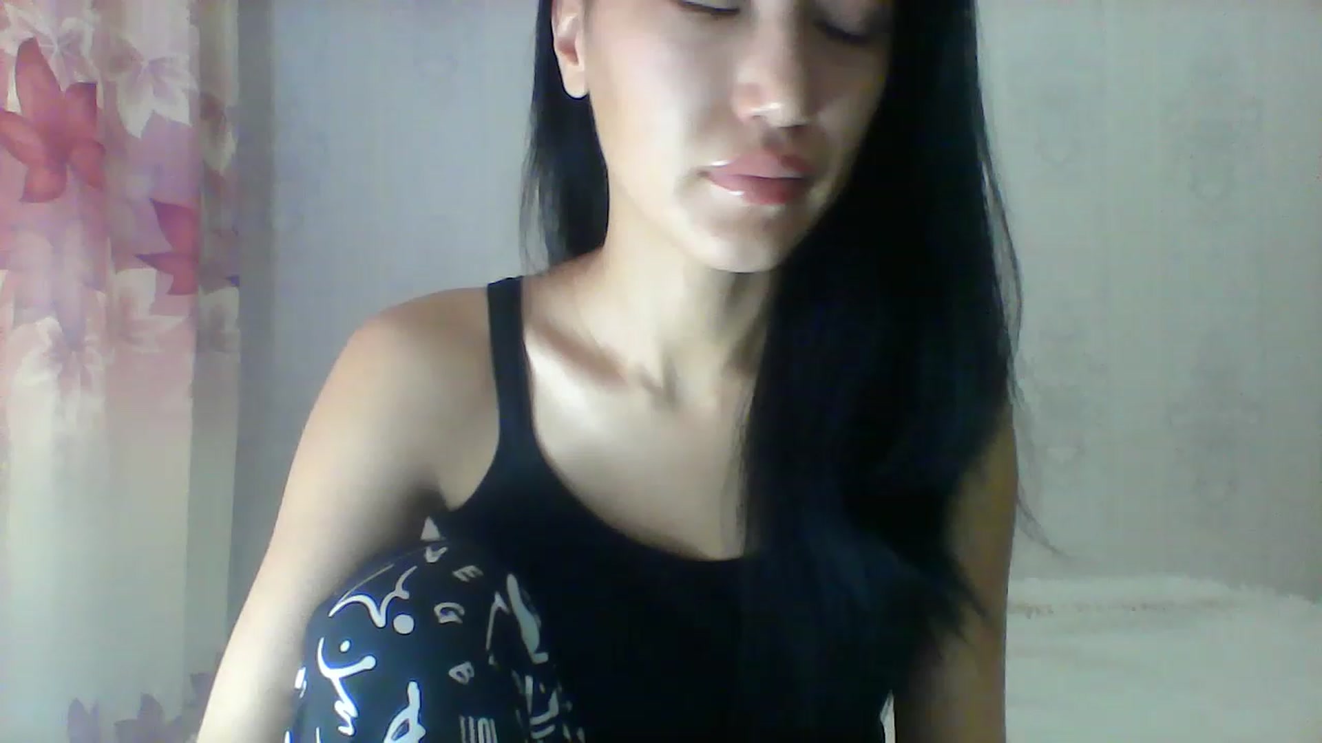 Gallery image thumbnail from SweetRo0mance's myfreecams stream on, 05/22/2023, 05:20 image 1 of 20