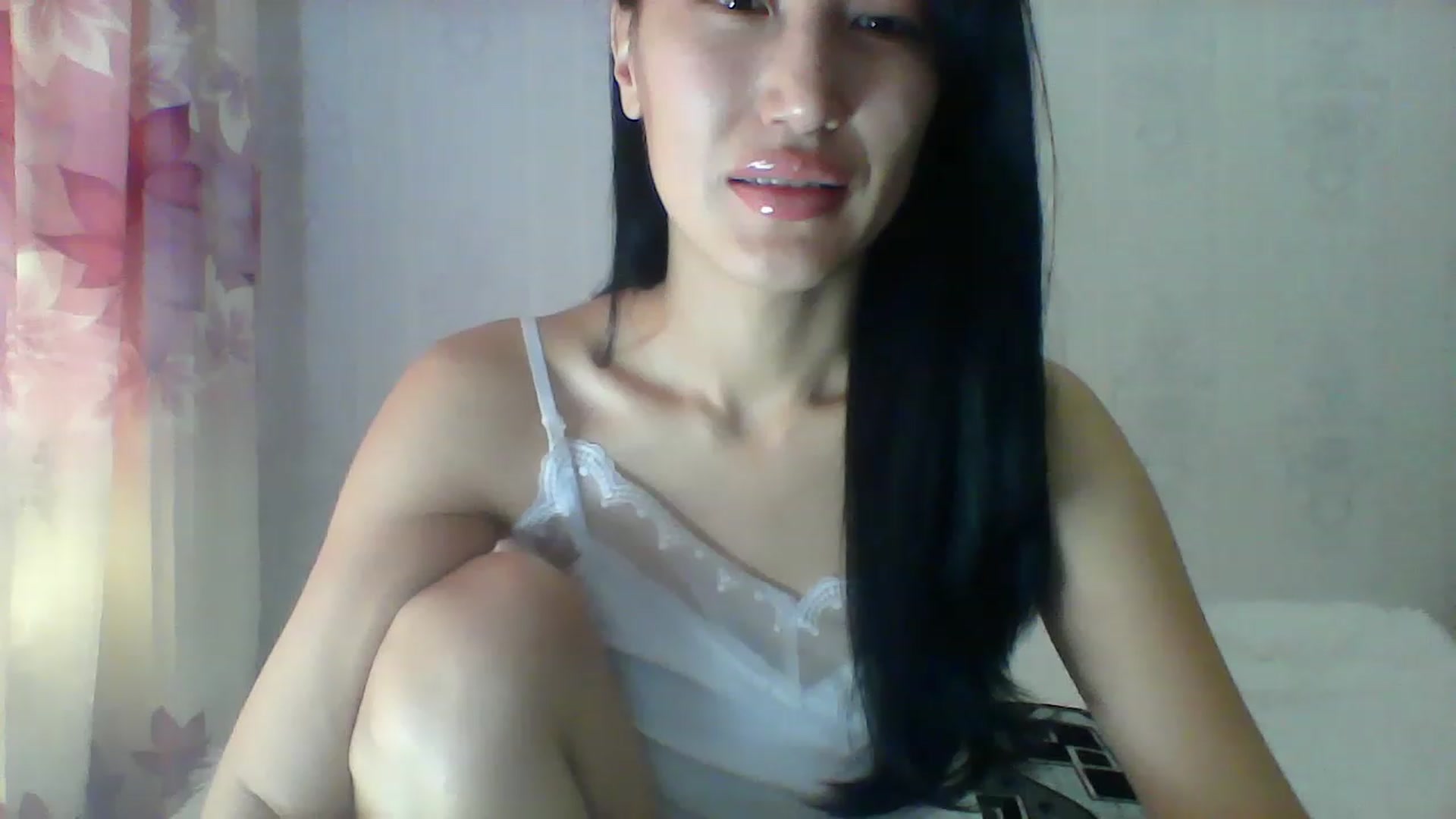 Gallery image thumbnail from SweetRo0mance's myfreecams stream on, 06/06/2023, 05:54 image 10 of 20