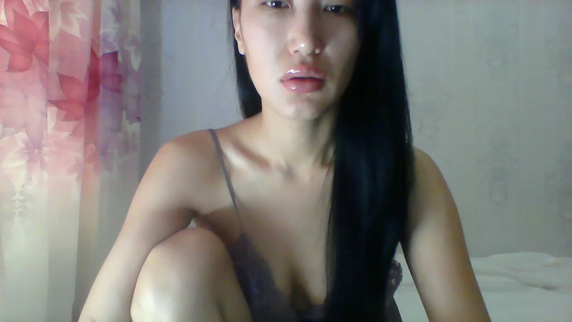 Gallery image thumbnail from SweetRo0mance's myfreecams stream on, 06/08/2023, 04:48 image 7 of 20
