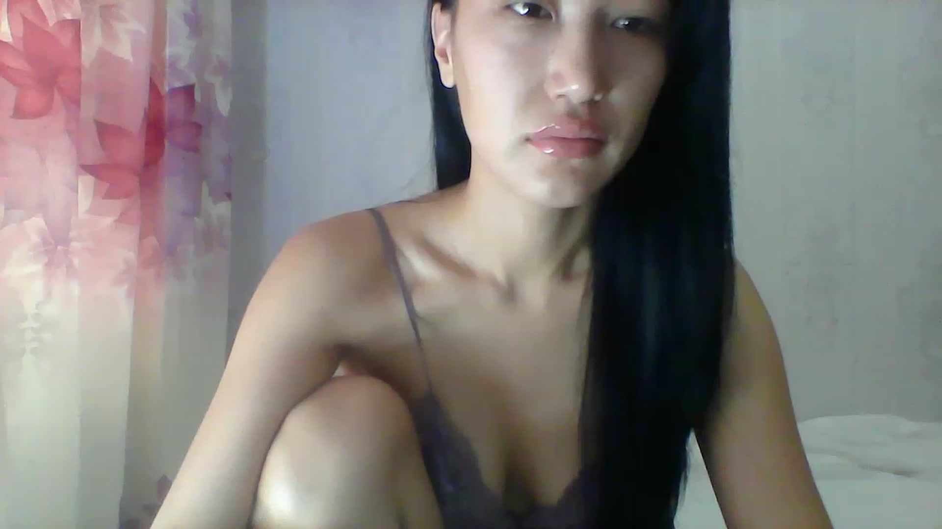 Gallery image thumbnail from SweetRo0mance's myfreecams stream on, 06/08/2023, 04:48 image 2 of 20