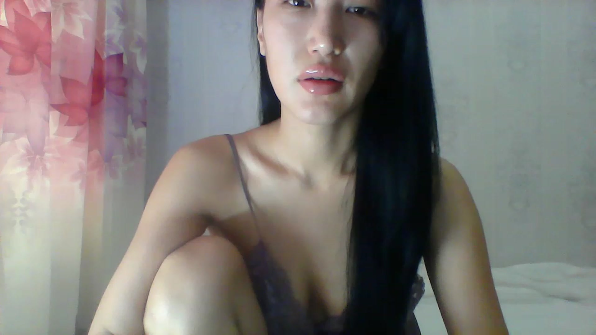 Gallery image thumbnail from SweetRo0mance's myfreecams stream on, 06/08/2023, 04:48 image 8 of 20
