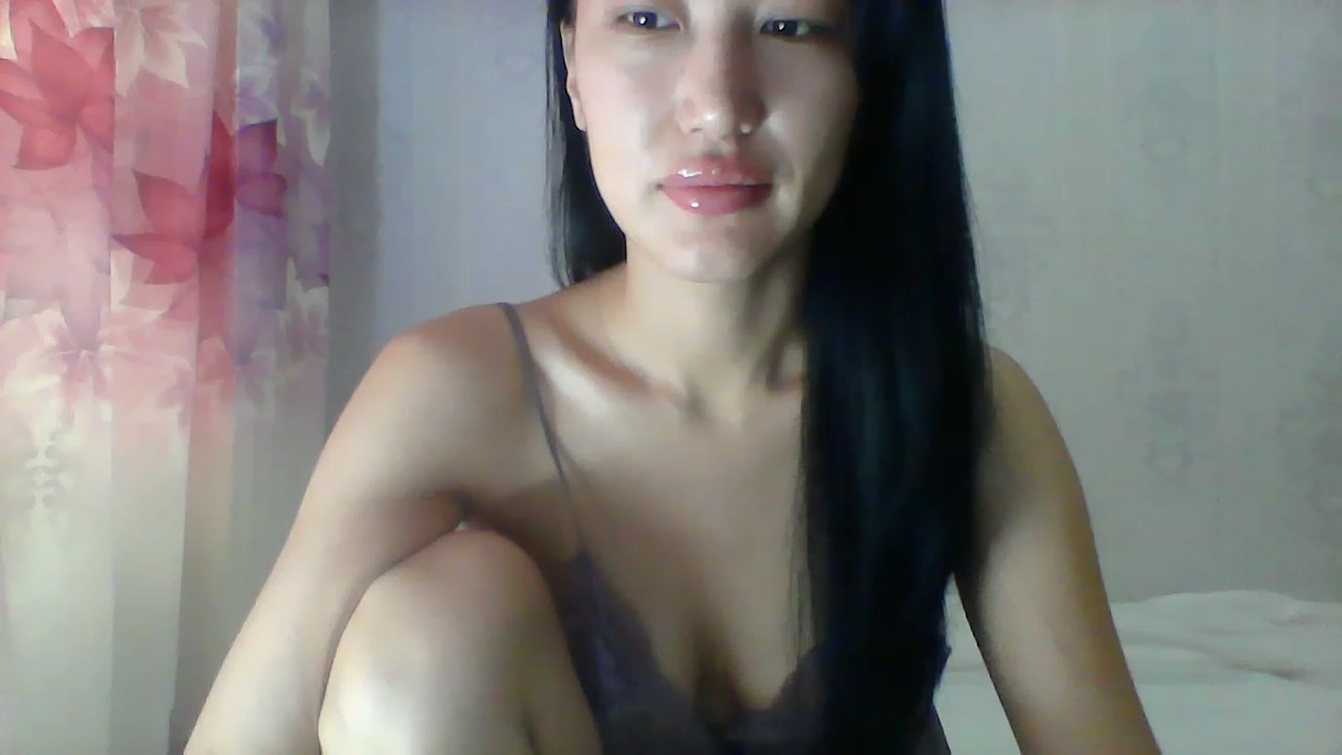 Gallery image thumbnail from SweetRo0mance's myfreecams stream on, 06/08/2023, 04:48 image 1 of 20