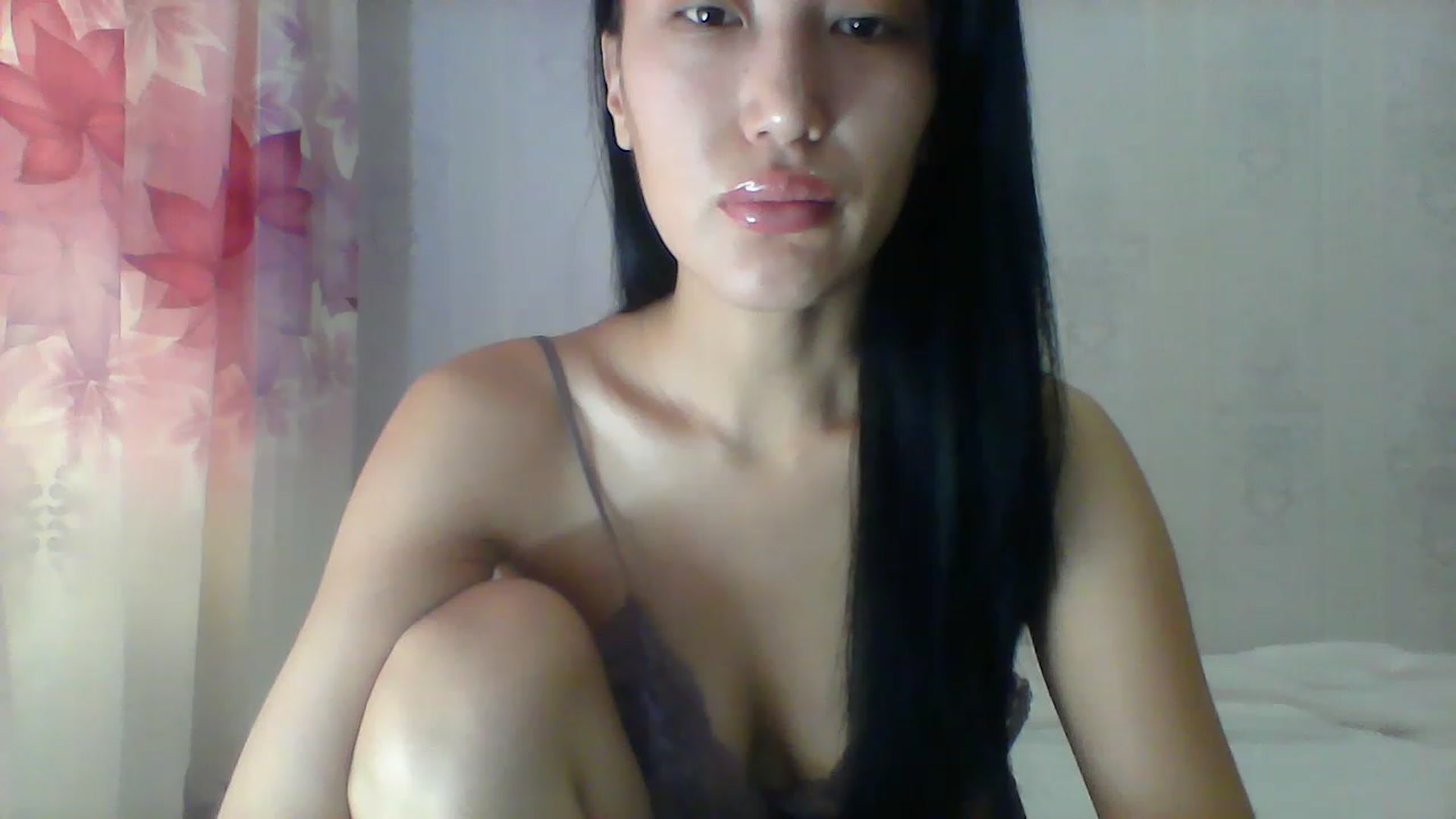 Gallery image thumbnail from SweetRo0mance's myfreecams stream on, 06/08/2023, 04:48 image 10 of 20