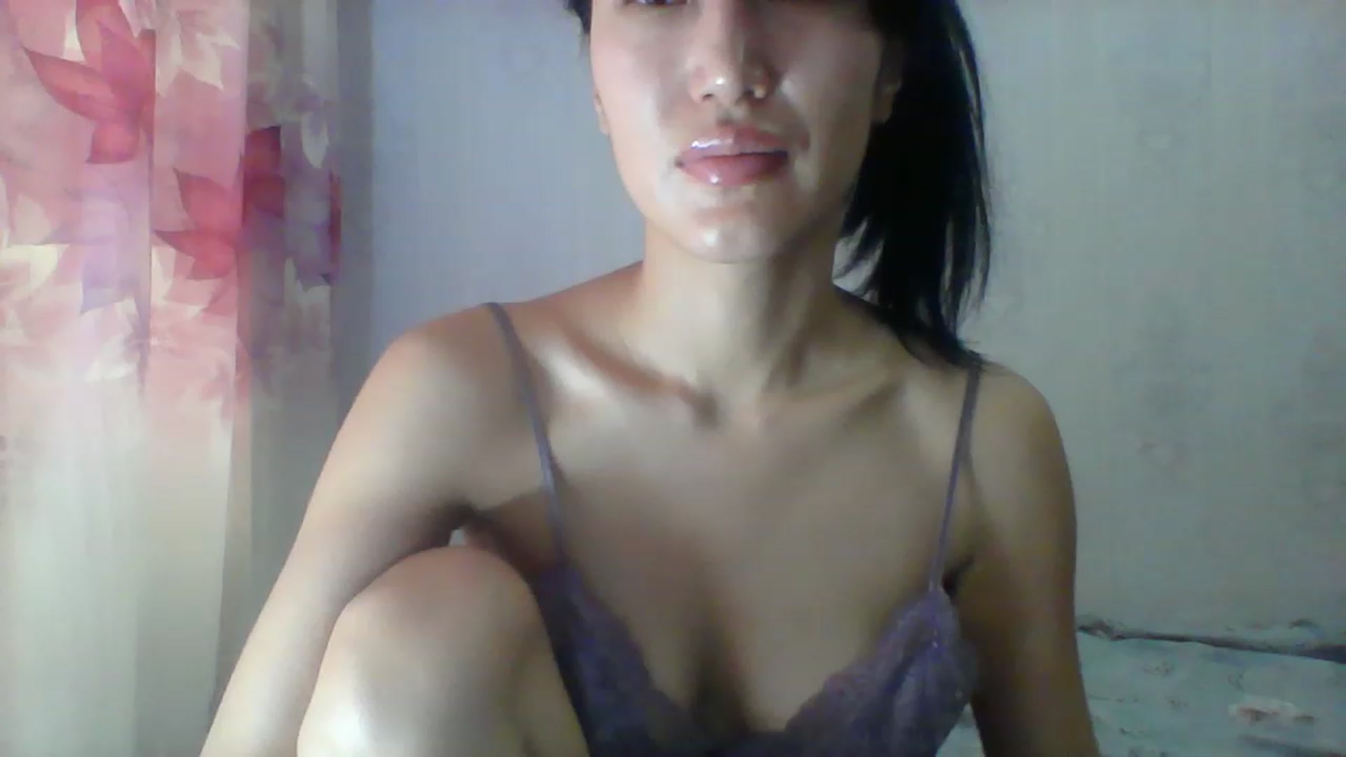 Gallery image thumbnail from SweetRo0mance's myfreecams stream on, 06/19/2023, 04:38 image 1 of 20