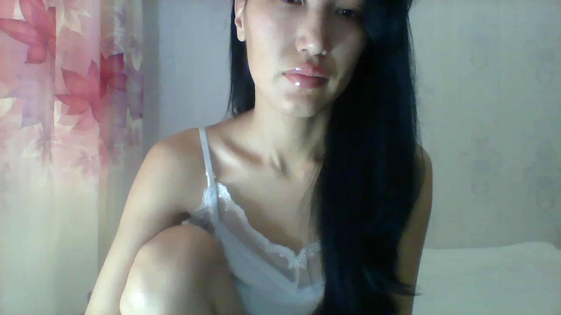 Gallery image thumbnail from SweetRo0mance's myfreecams stream on, 06/20/2023, 04:21 image 7 of 20