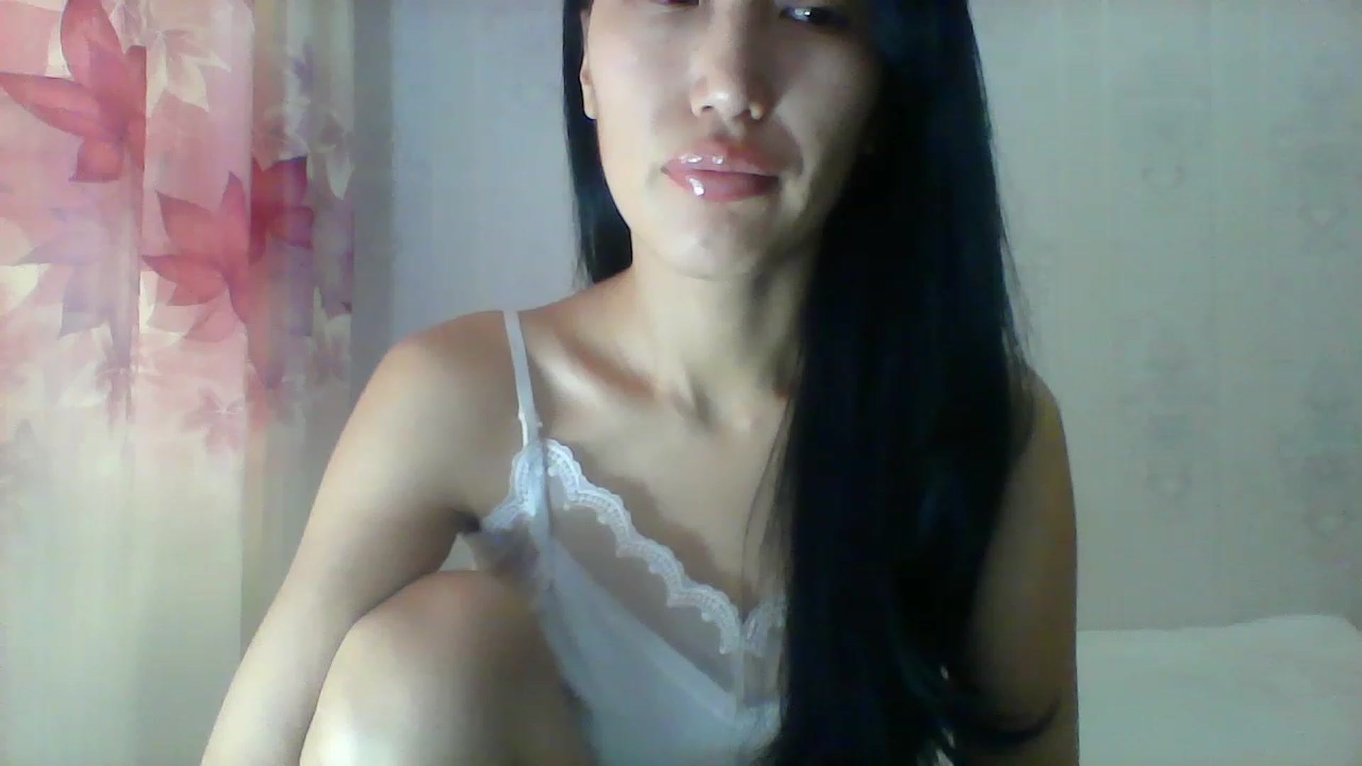 Gallery image thumbnail from SweetRo0mance's myfreecams stream on, 06/20/2023, 04:21 image 1 of 20