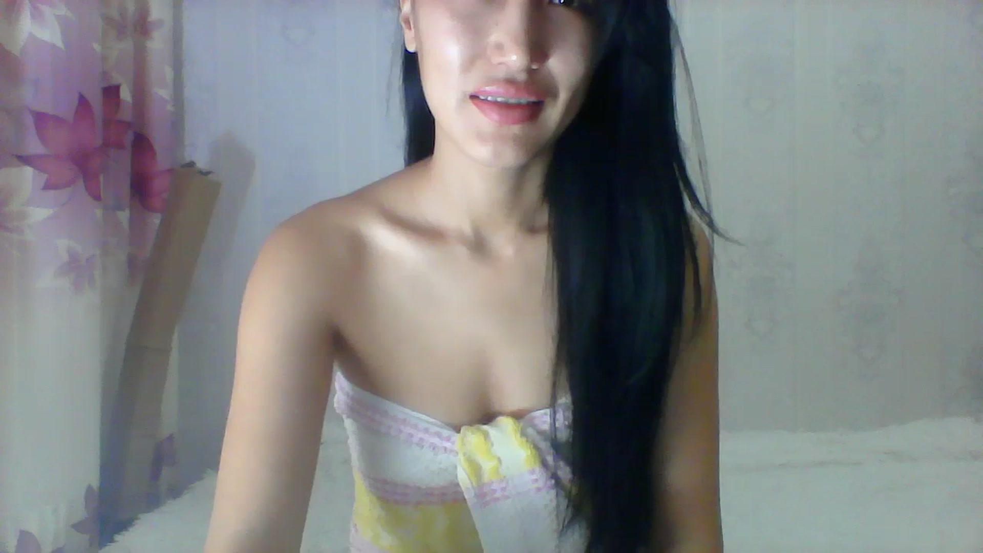 Gallery image thumbnail from SweetRo0mance's myfreecams stream on, 09/27/2023, 11:22 image 9 of 20