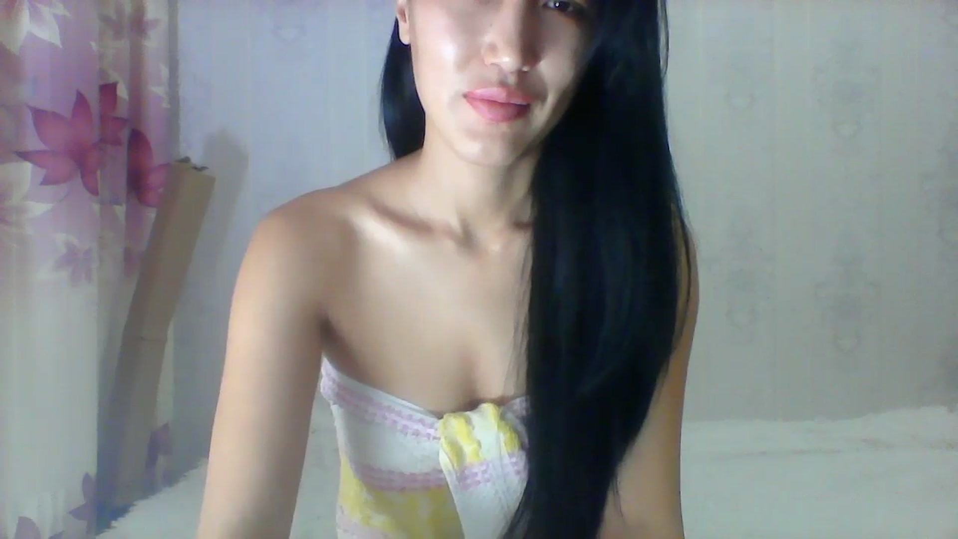 Gallery image thumbnail from SweetRo0mance's myfreecams stream on, 09/27/2023, 11:22 image 8 of 20