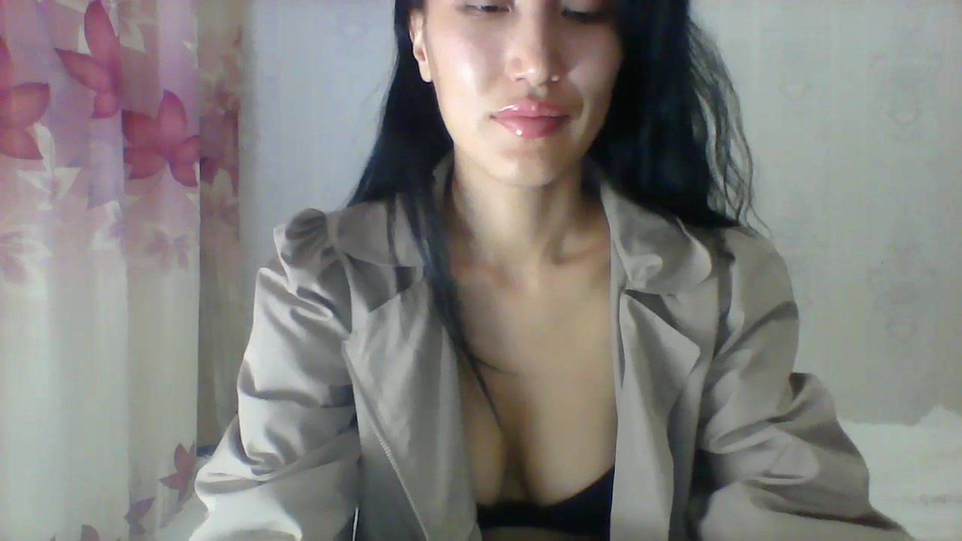 Gallery image thumbnail from SweetRo0mance's myfreecams stream on, 10/28/2023, 10:04 image 9 of 20