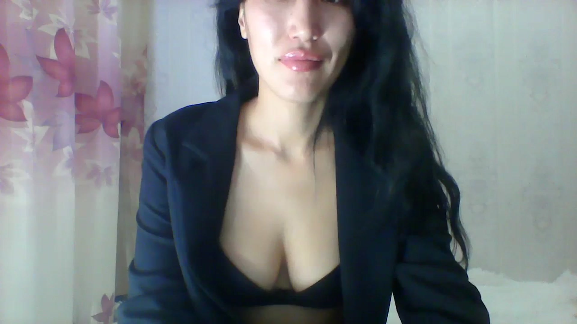 Gallery image thumbnail from SweetRo0mance's myfreecams stream on, 10/28/2023, 10:04 image 6 of 20