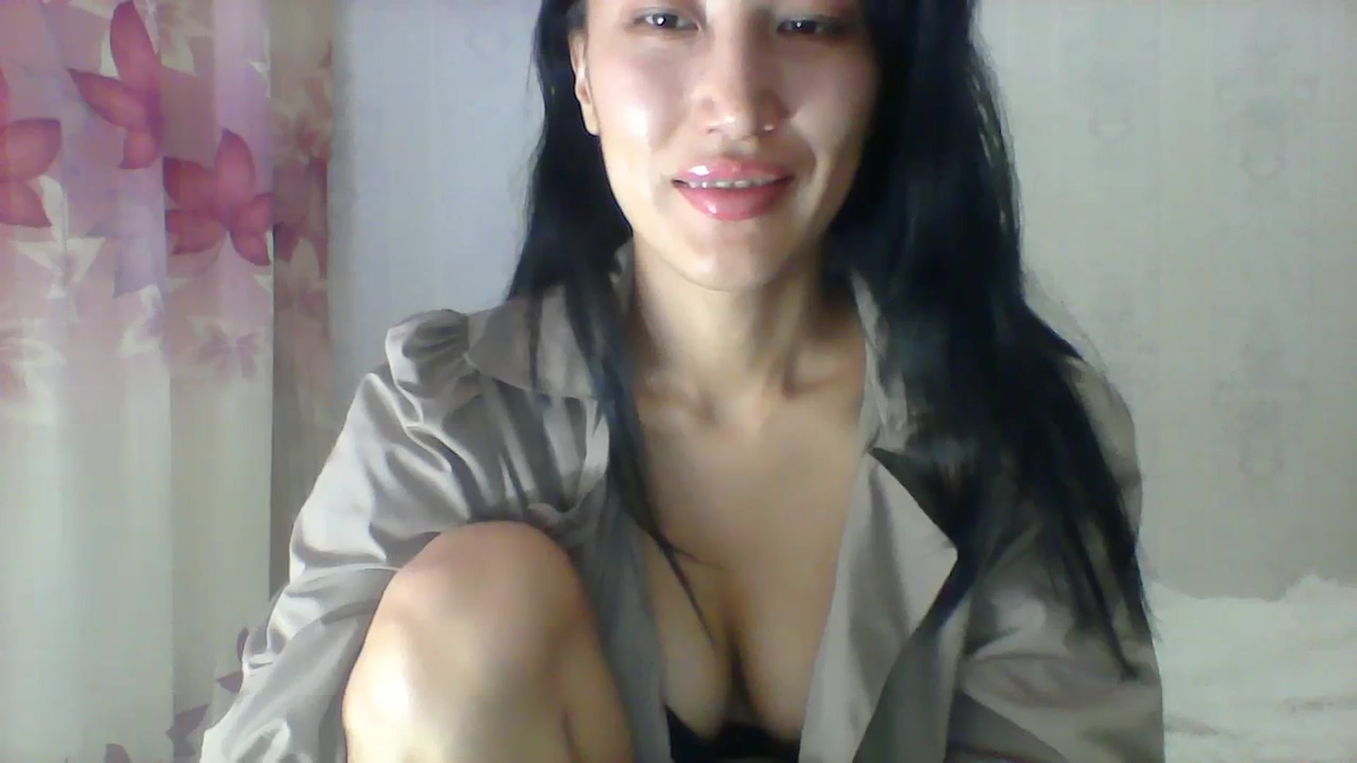 Gallery image thumbnail from SweetRo0mance's myfreecams stream on, 10/28/2023, 10:04 image 10 of 20