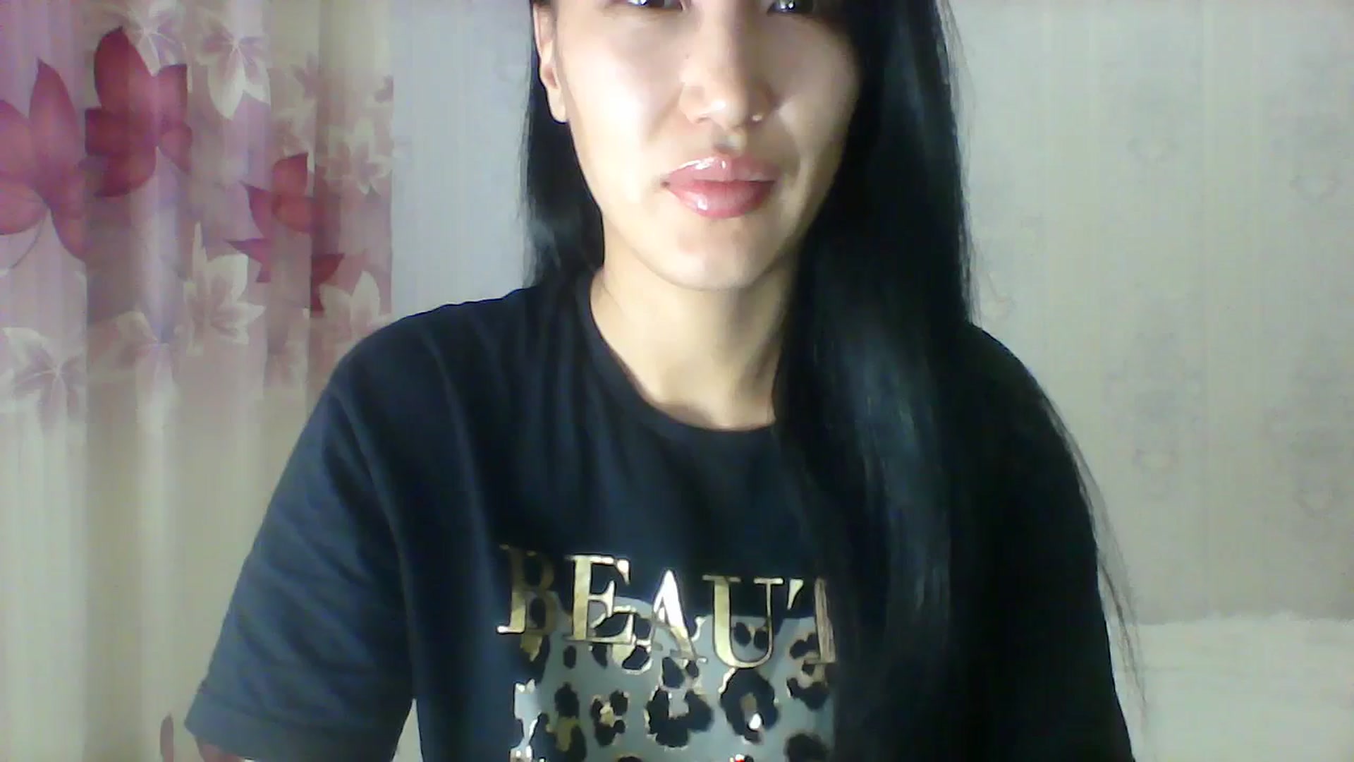 Gallery image thumbnail from SweetRo0mance's myfreecams stream on, 12/06/2023, 14:35 image 4 of 20