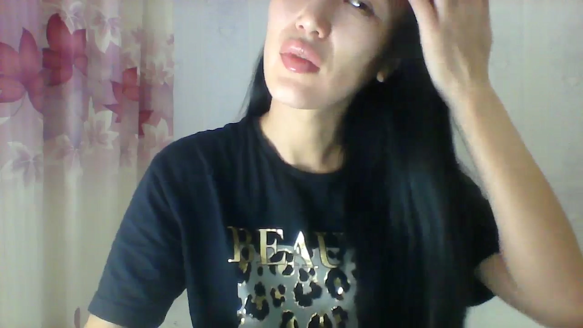 Gallery image thumbnail from SweetRo0mance's myfreecams stream on, 12/06/2023, 14:35 image 5 of 20