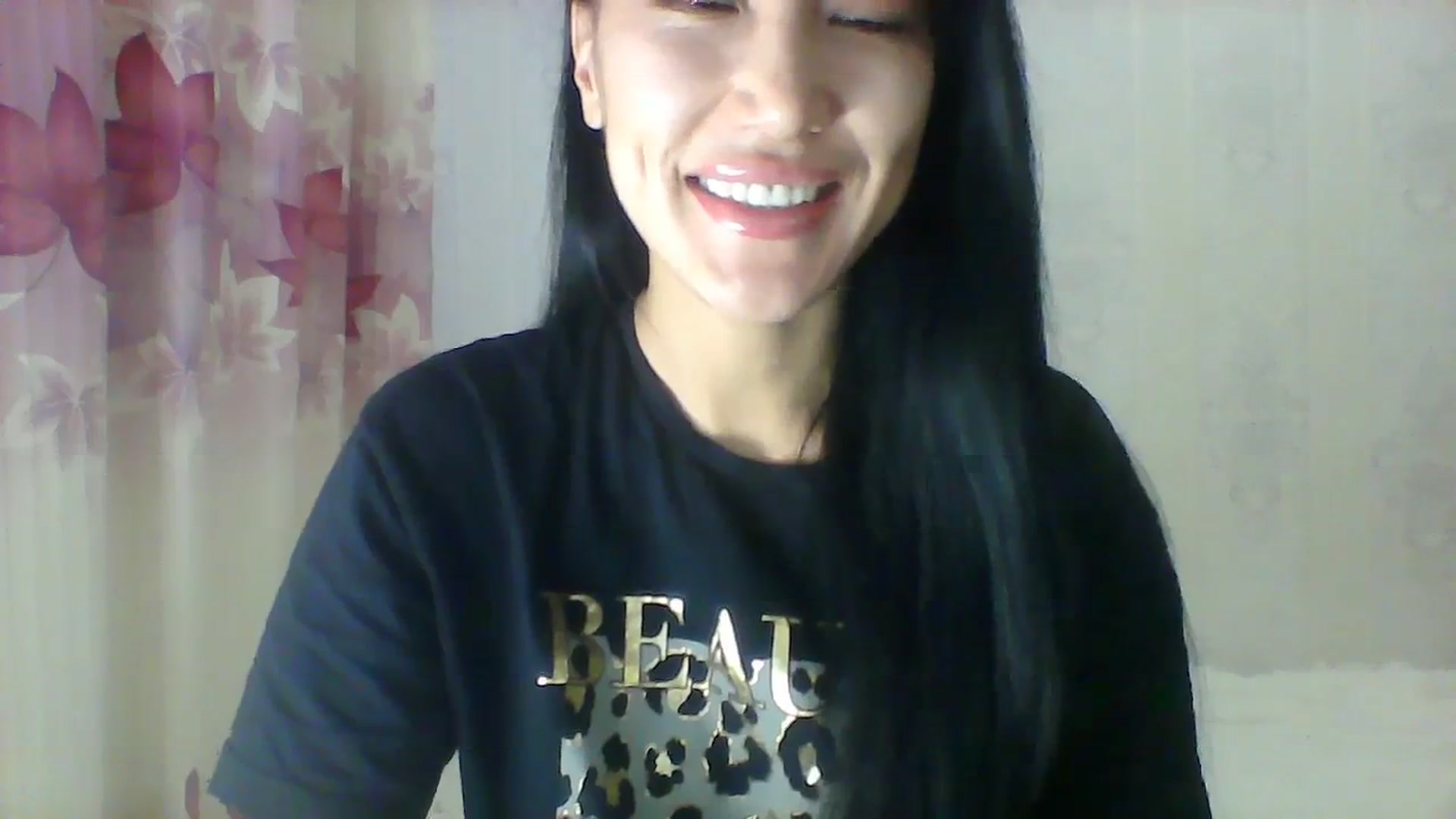 Gallery image thumbnail from SweetRo0mance's myfreecams stream on, 12/06/2023, 14:35 image 6 of 20