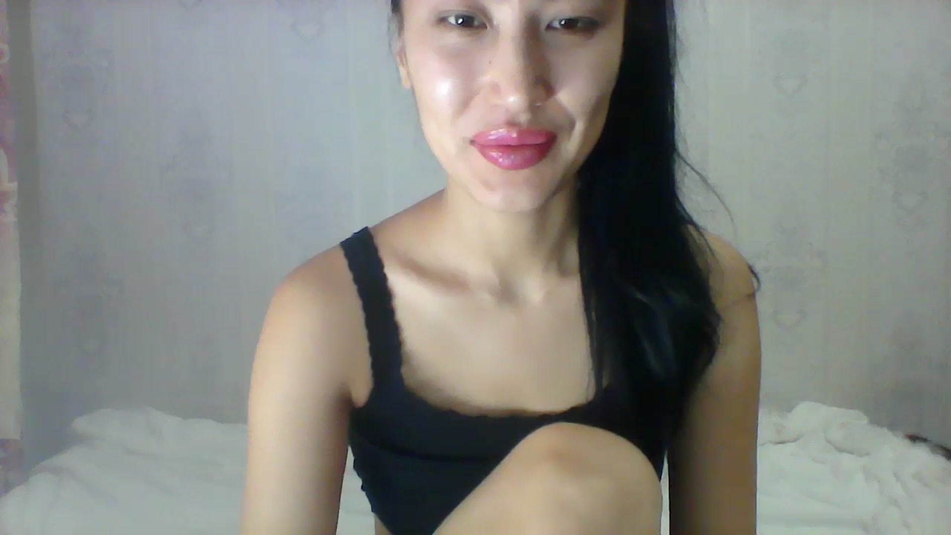 Gallery image thumbnail from SweetRo0mance's myfreecams stream on, 03/06/2024, 13:16 image 15 of 20