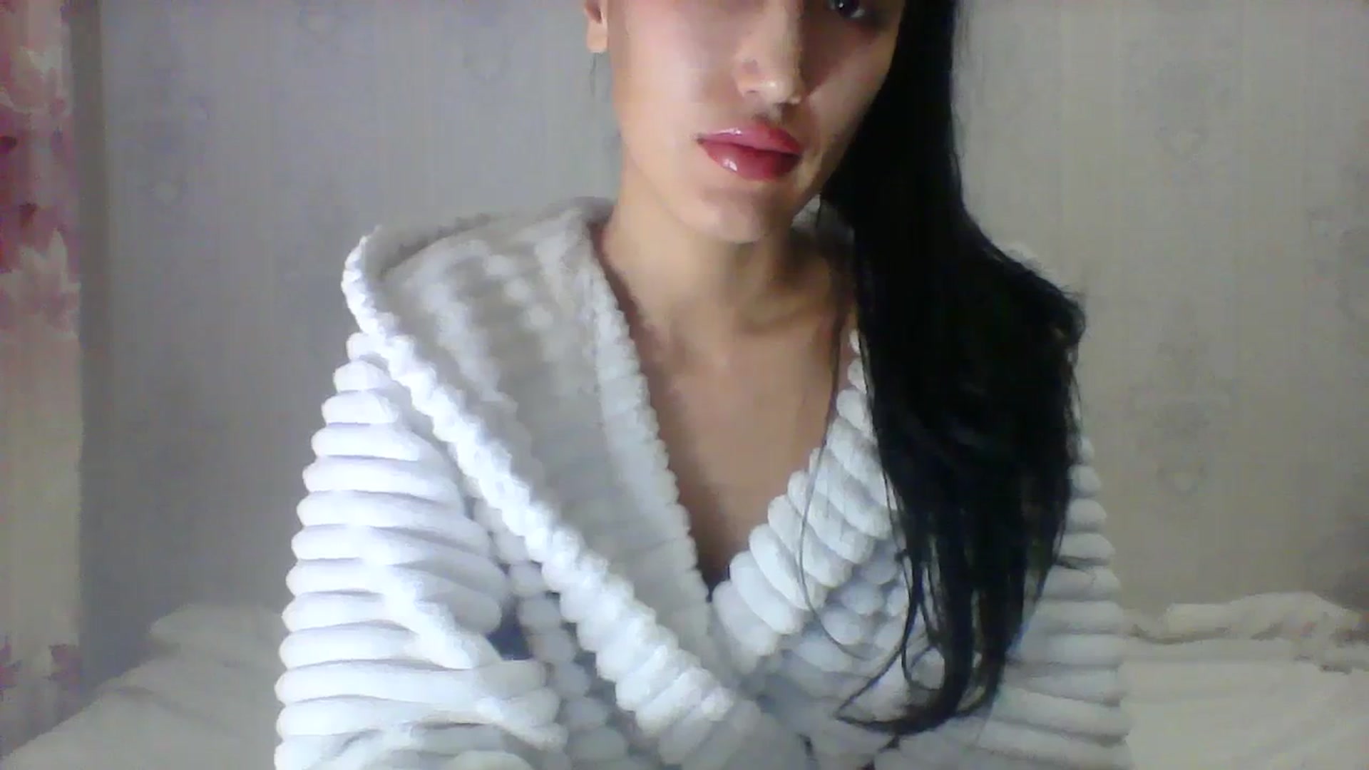 Gallery image thumbnail from SweetRo0mance's myfreecams stream on, 03/06/2024, 14:30 image 13 of 20