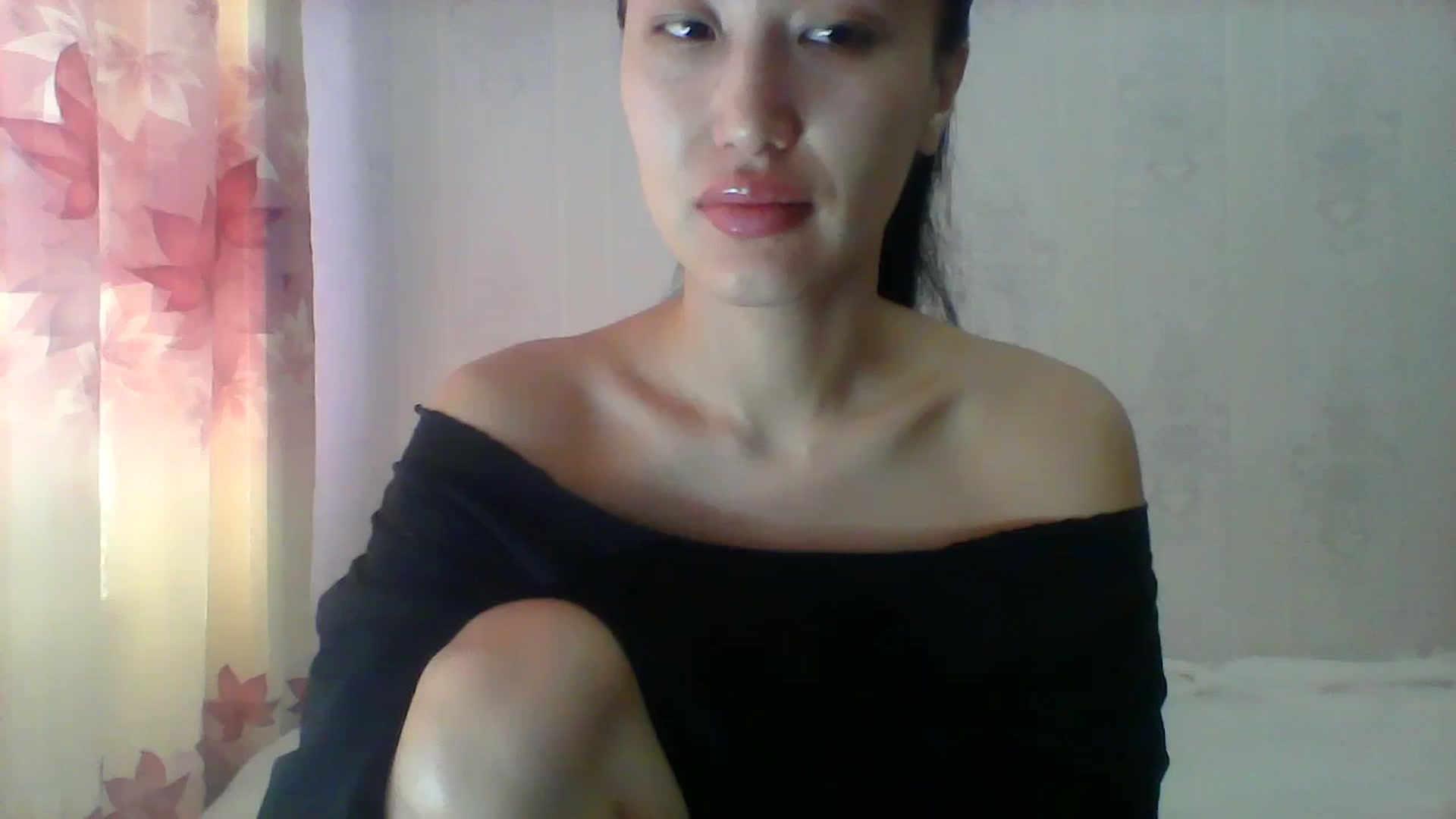 Gallery image thumbnail from SweetRo0mance's myfreecams stream on, 03/25/2024, 04:41 image 1 of 20