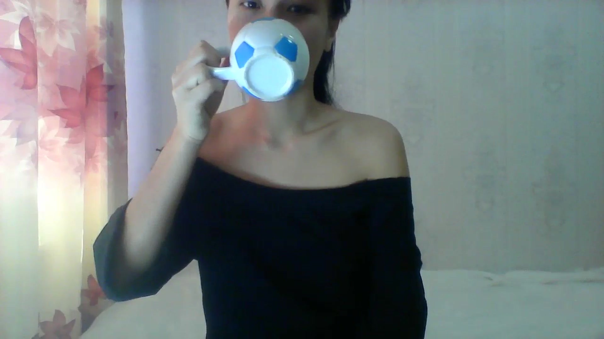 Gallery image thumbnail from SweetRo0mance's myfreecams stream on, 03/25/2024, 04:41 image 6 of 20