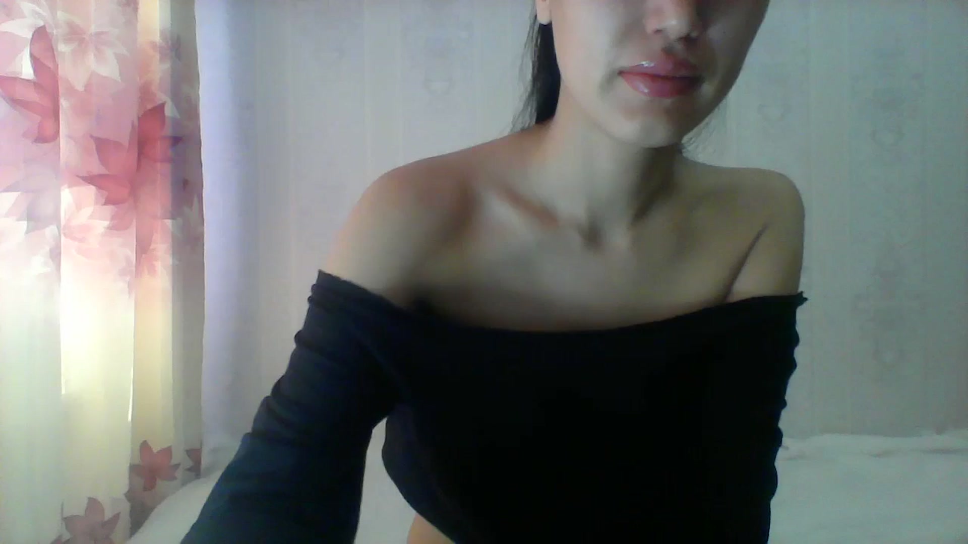 Gallery image thumbnail from SweetRo0mance's myfreecams stream on, 03/25/2024, 04:41 image 8 of 20