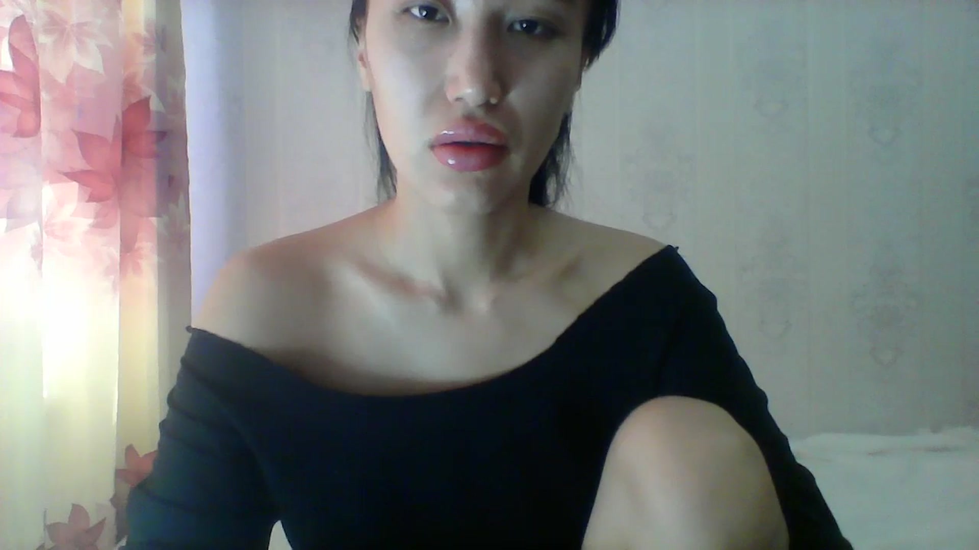 Gallery image thumbnail from SweetRo0mance's myfreecams stream on, 03/25/2024, 04:41 image 15 of 20
