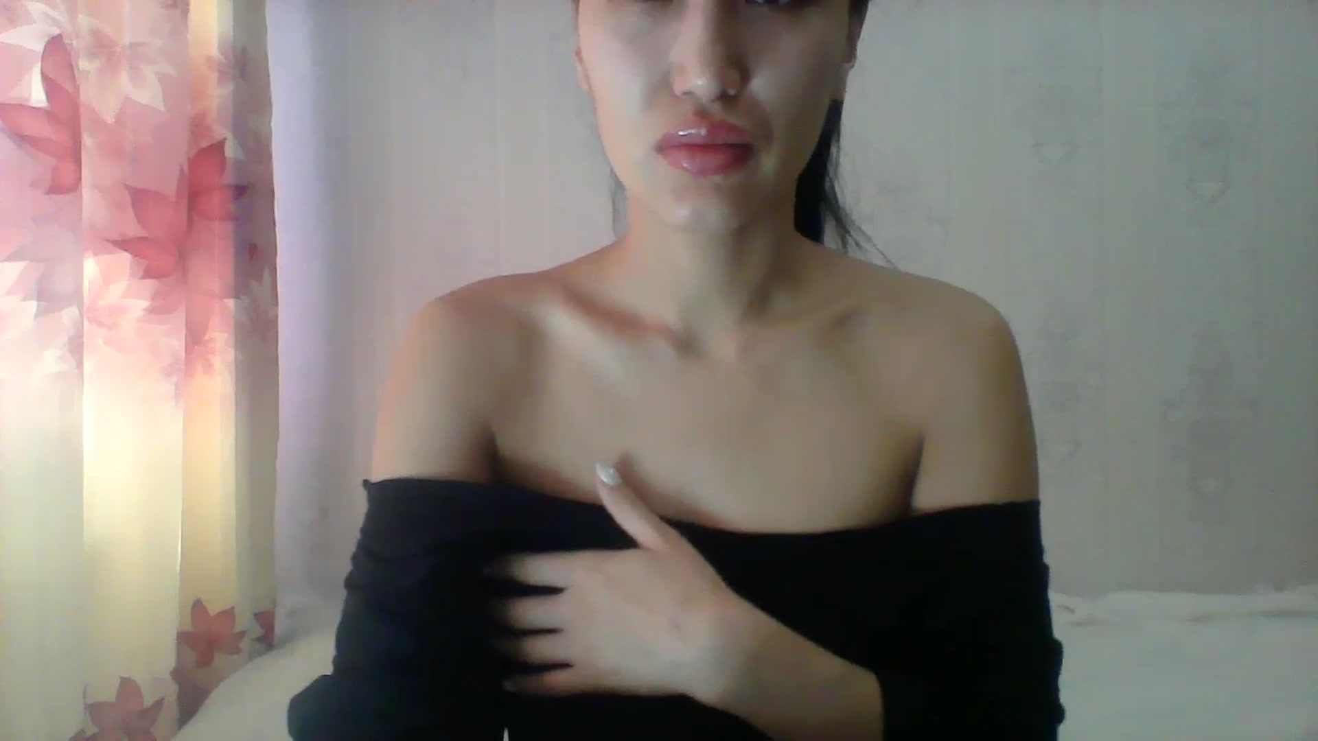 Gallery image thumbnail from SweetRo0mance's myfreecams stream on, 03/25/2024, 04:41 image 4 of 20