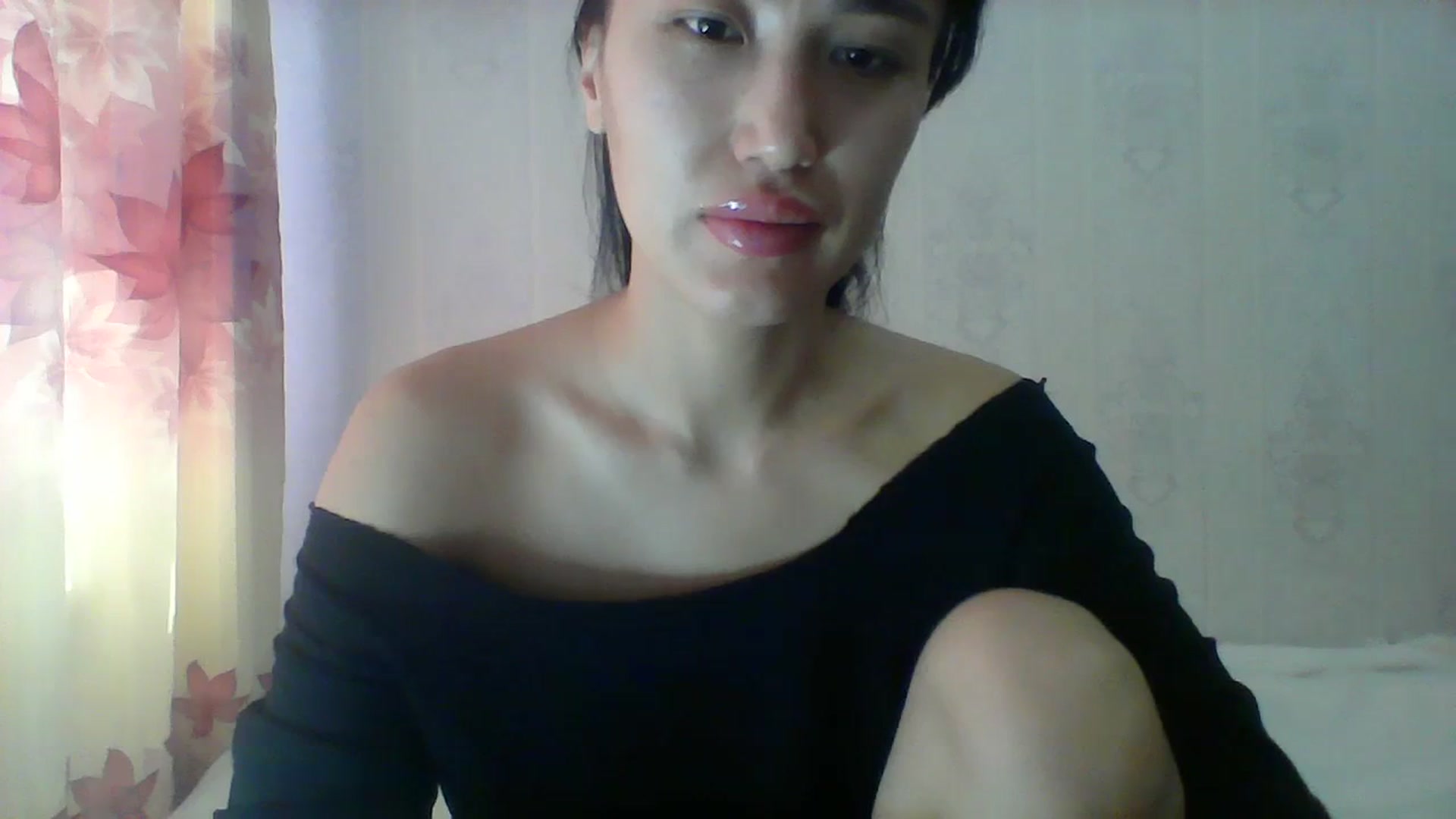 Gallery image thumbnail from SweetRo0mance's myfreecams stream on, 03/25/2024, 04:41 image 14 of 20