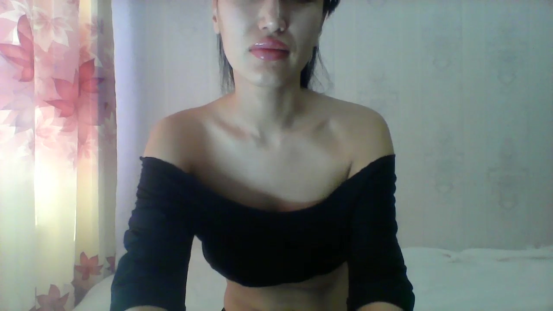 Gallery image thumbnail from SweetRo0mance's myfreecams stream on, 03/25/2024, 04:41 image 7 of 20