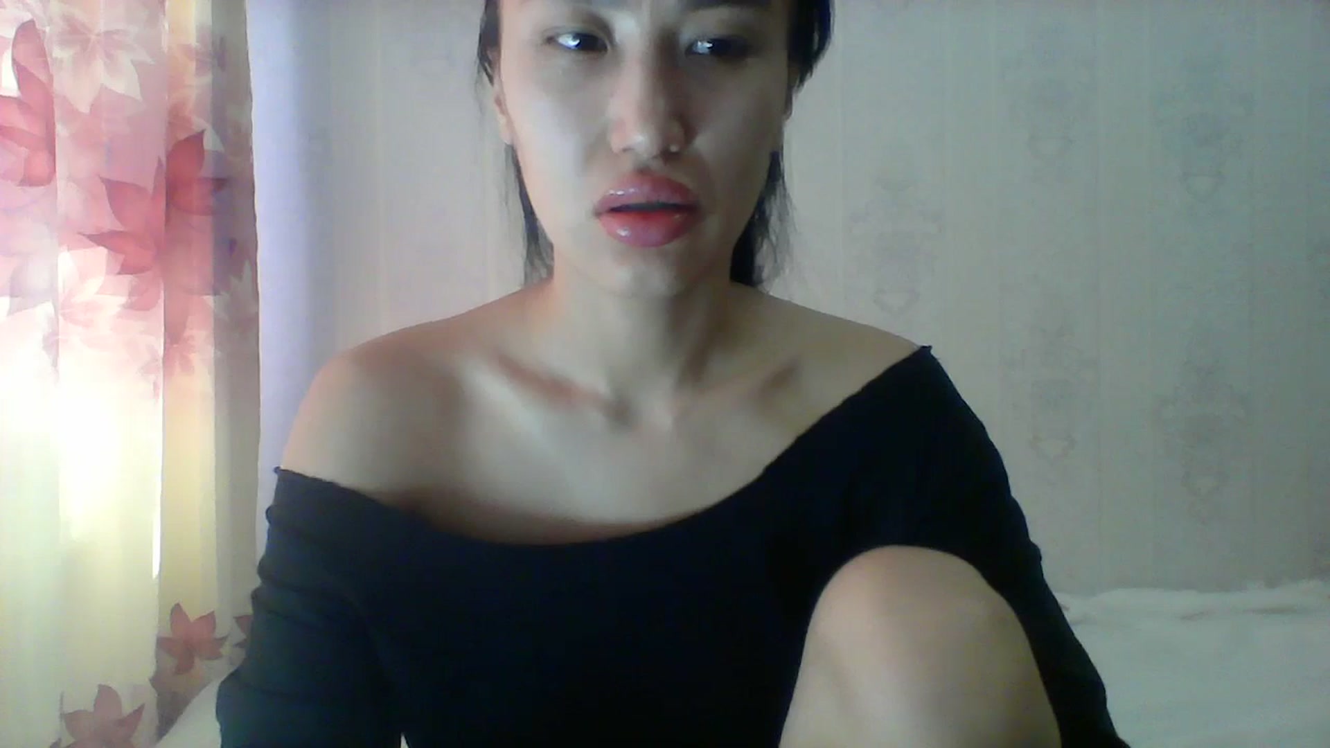 Gallery image thumbnail from SweetRo0mance's myfreecams stream on, 03/25/2024, 04:41 image 18 of 20