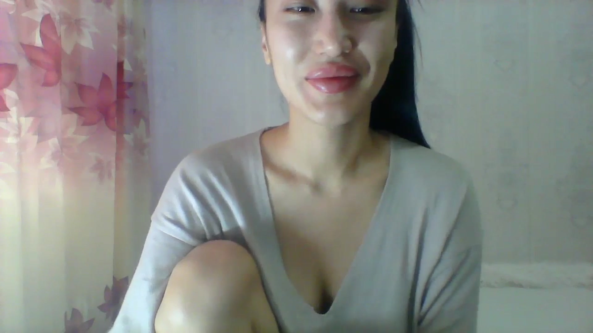 Gallery image thumbnail from SweetRo0mance's myfreecams stream on, 03/27/2024, 05:55 image 6 of 20
