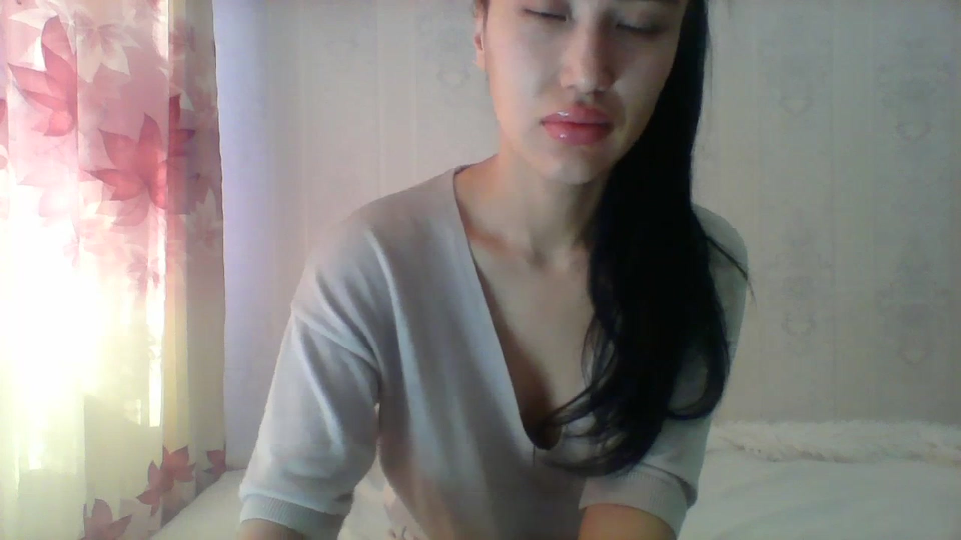 Gallery image thumbnail from SweetRo0mance's myfreecams stream on, 03/27/2024, 05:55 image 12 of 20