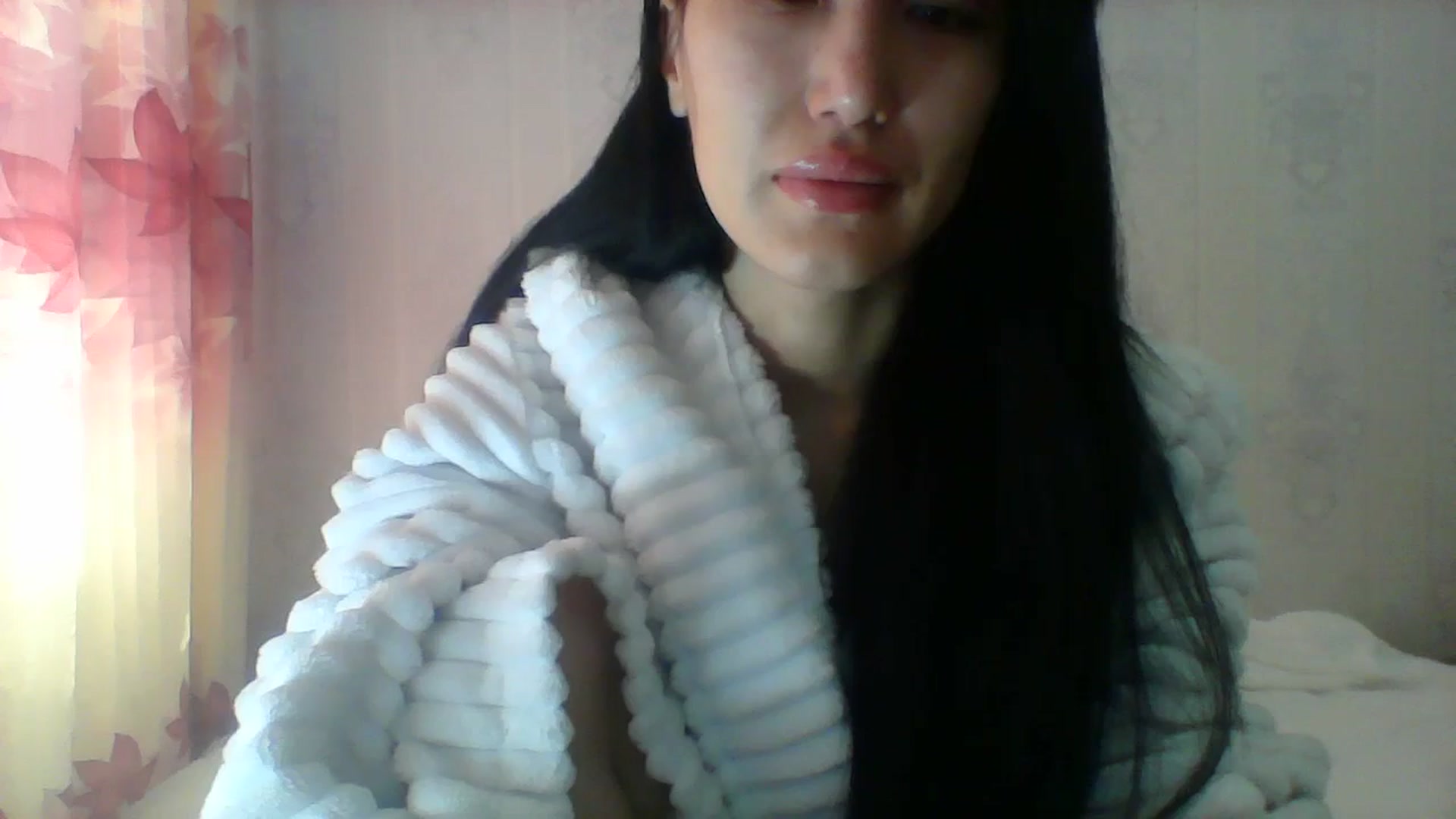 Gallery image thumbnail from SweetRo0mance's myfreecams stream on, 04/08/2024, 05:05 image 7 of 20