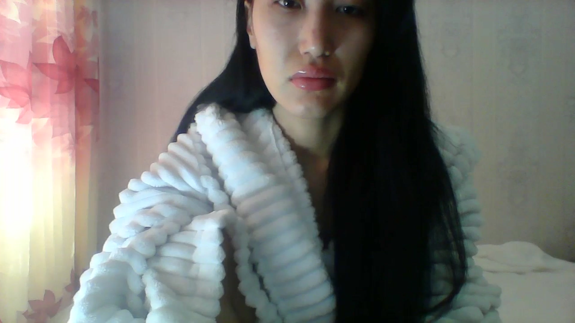 Gallery image thumbnail from SweetRo0mance's myfreecams stream on, 04/08/2024, 05:05 image 6 of 20